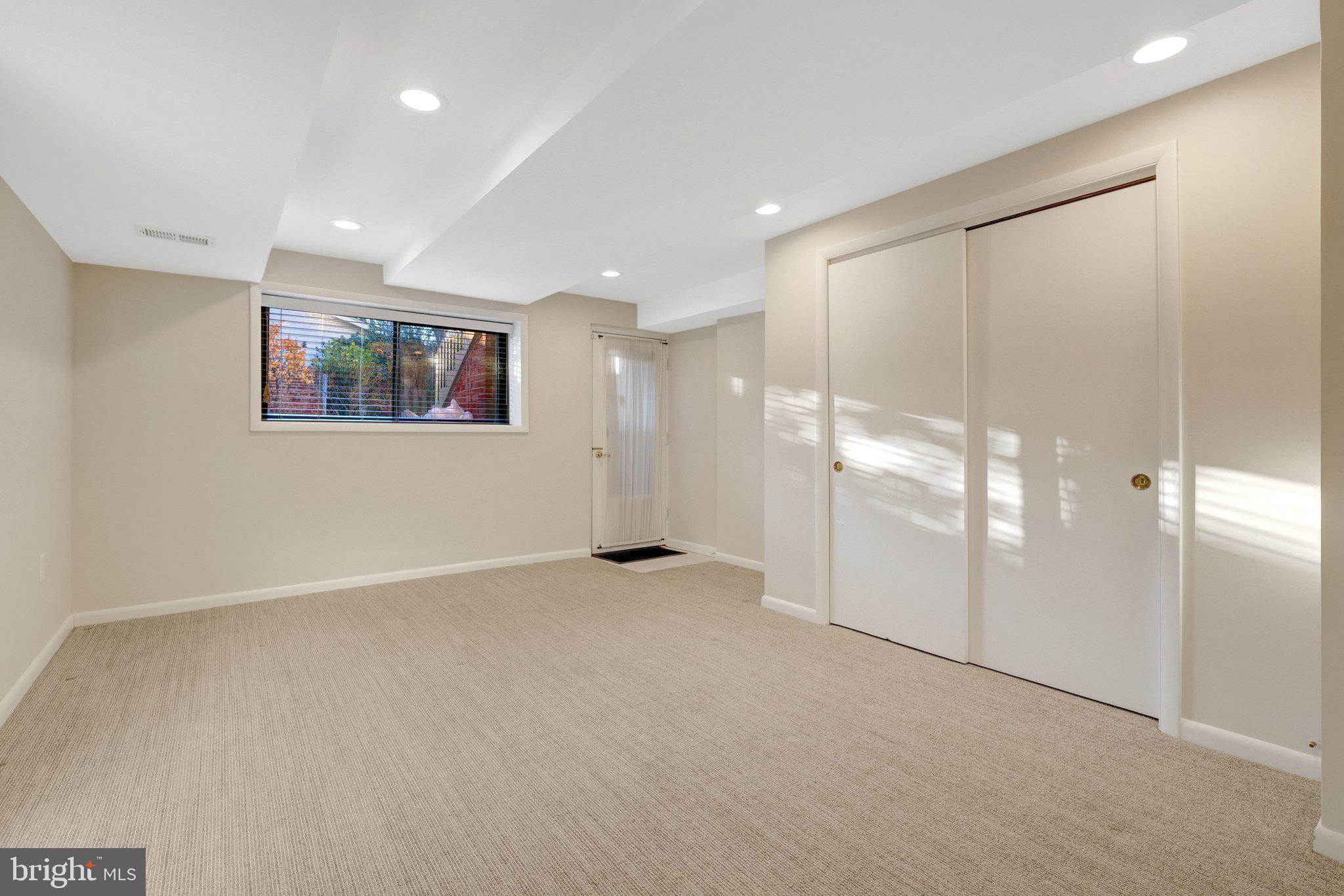 MANTUA - Residential