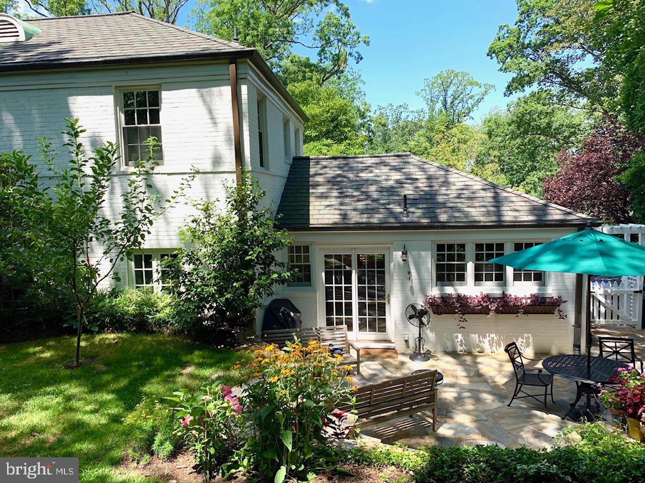 LEE HEIGHTS - Residential