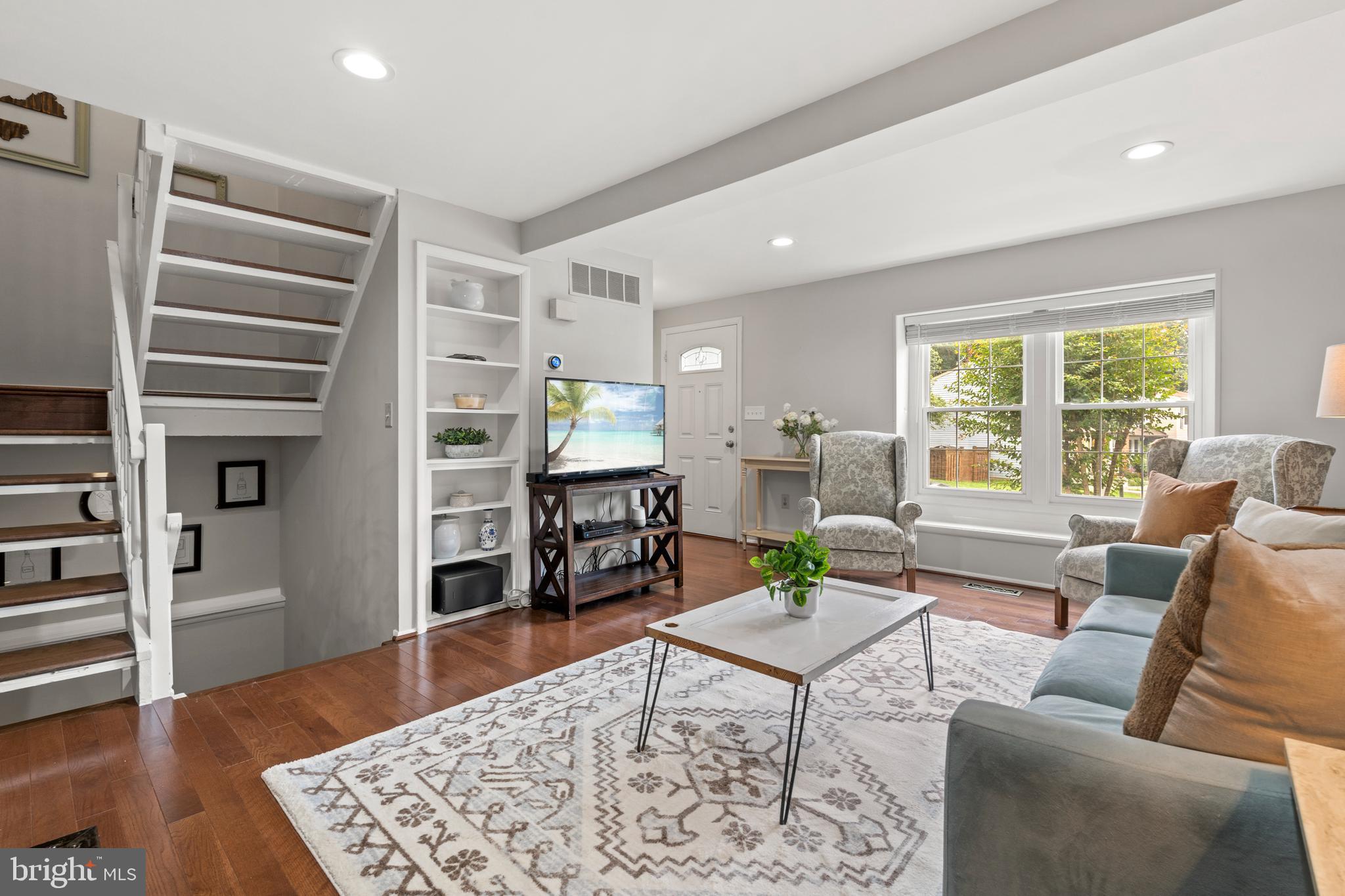 9032 GOLDEN LEAF COURT