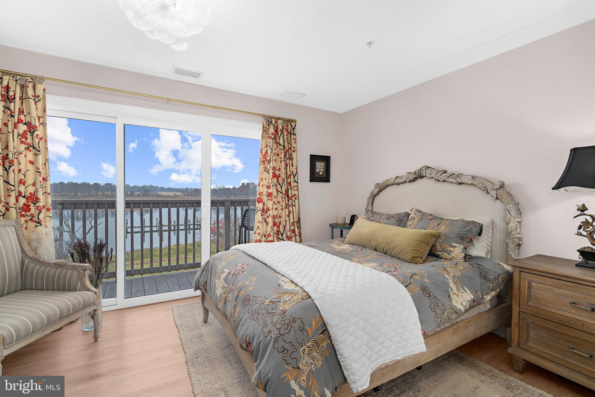 SUNSET HARBOR - Residential