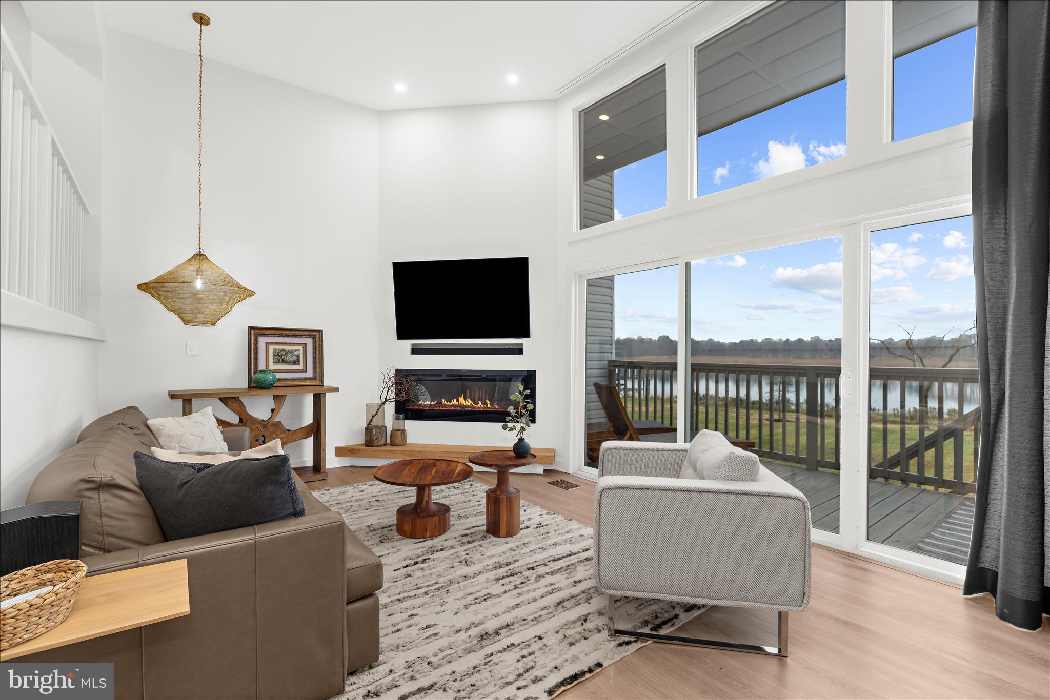 SUNSET HARBOR - Residential