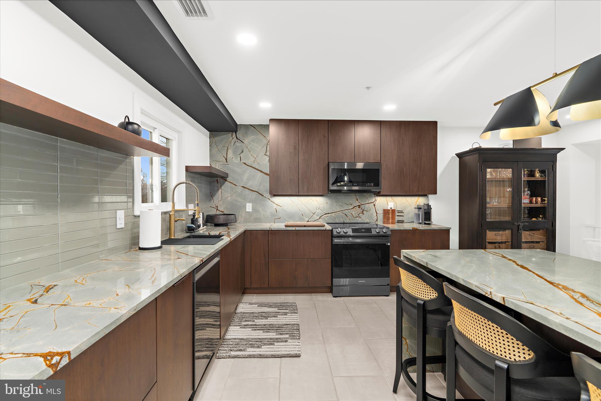 SUNSET HARBOR - Residential