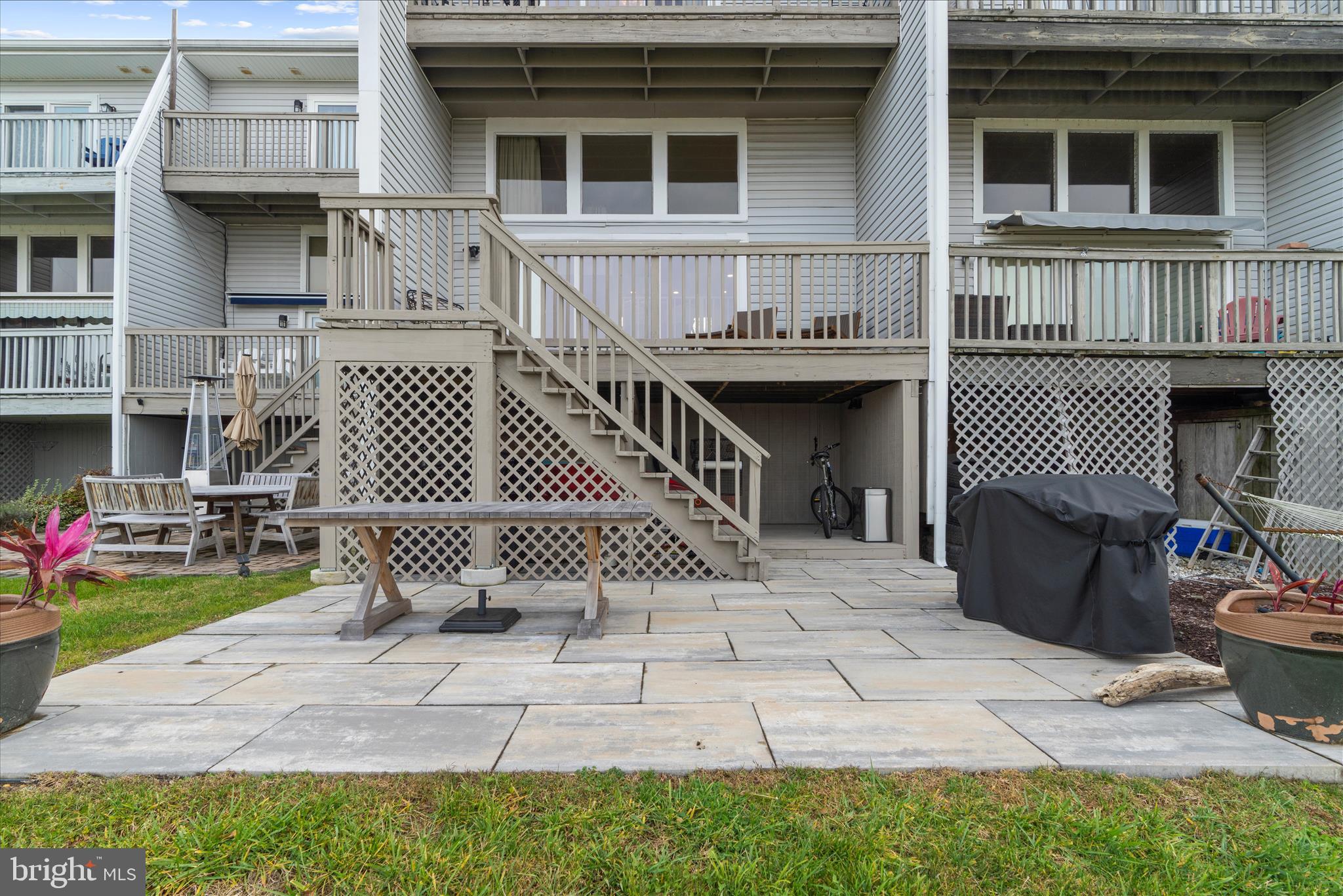 SUNSET HARBOR - Residential