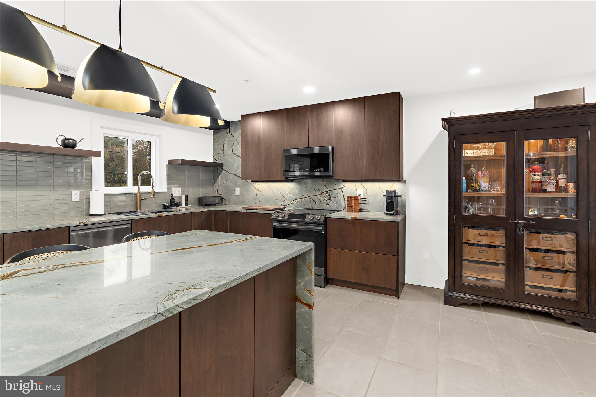 SUNSET HARBOR - Residential