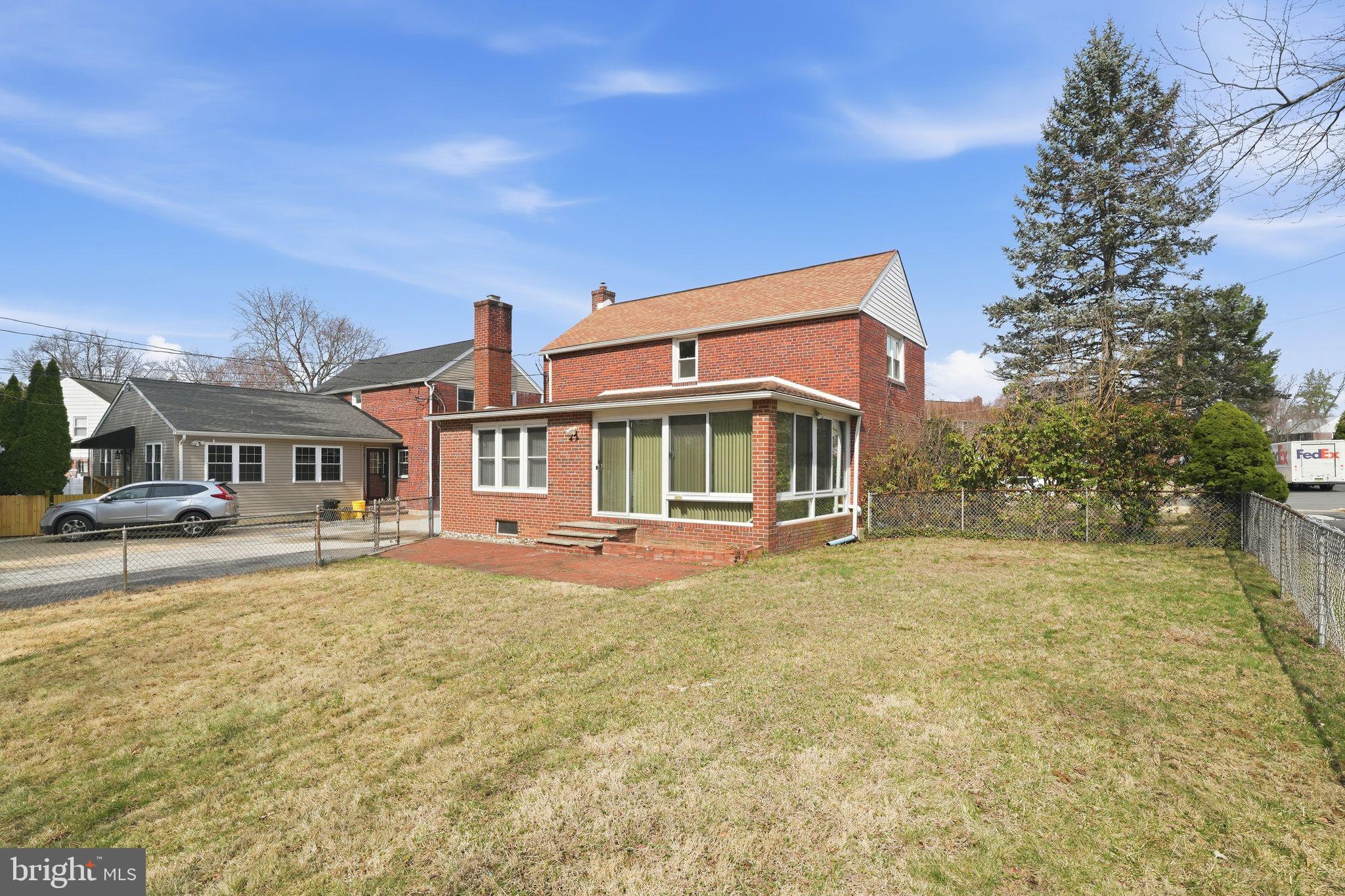 COLONIAL PARK - Residential