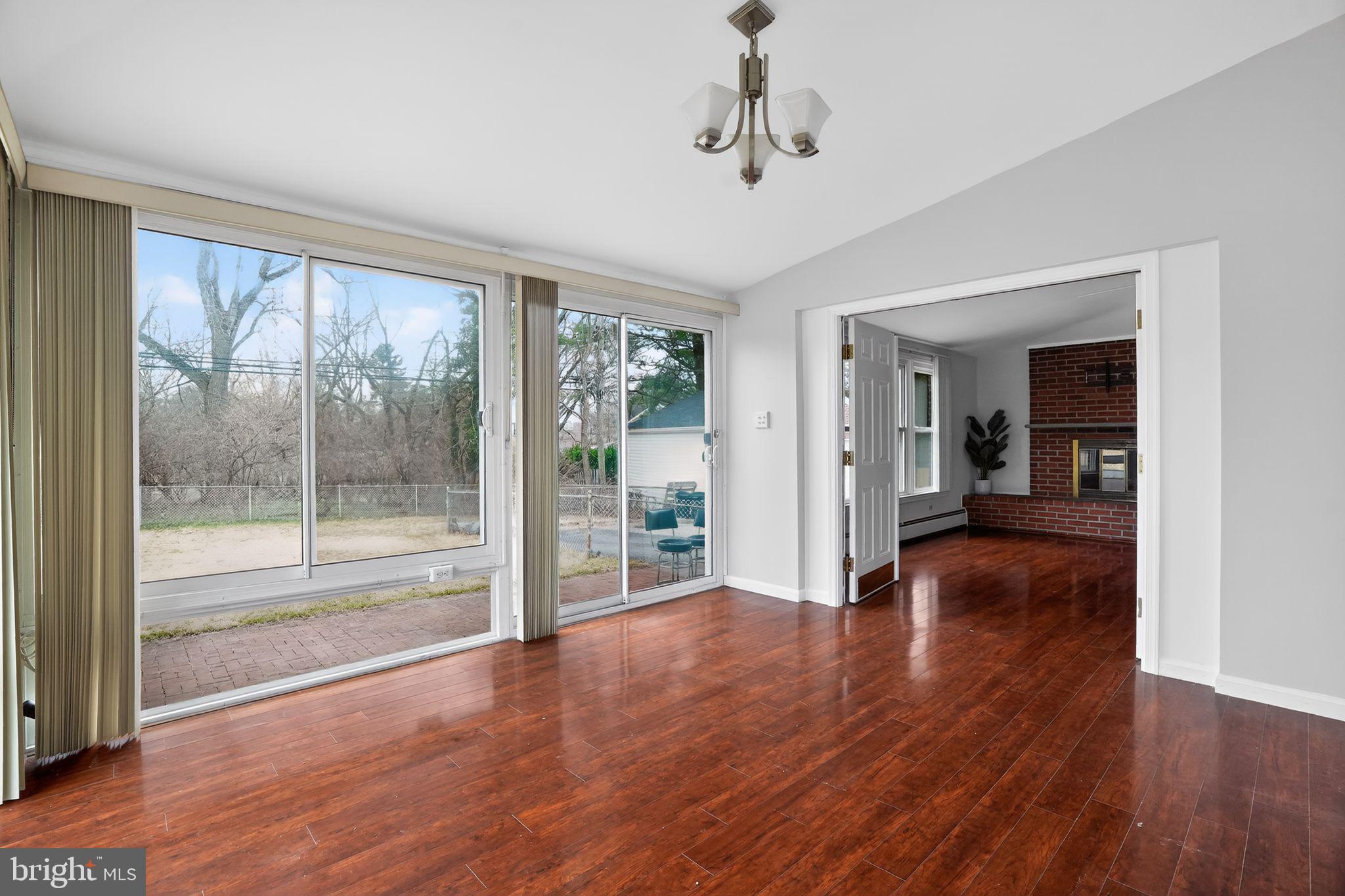 COLONIAL PARK - Residential