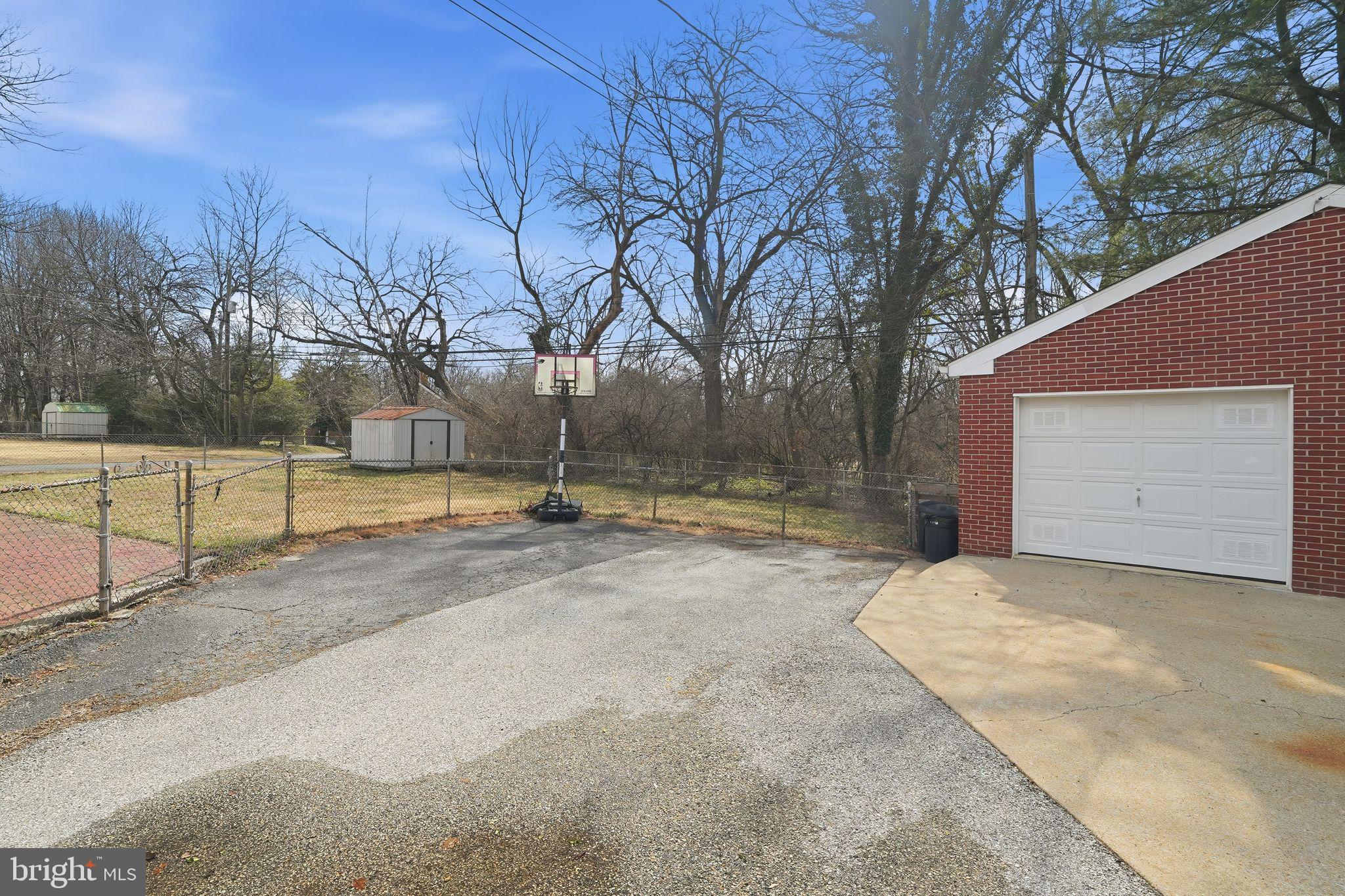 COLONIAL PARK - Residential