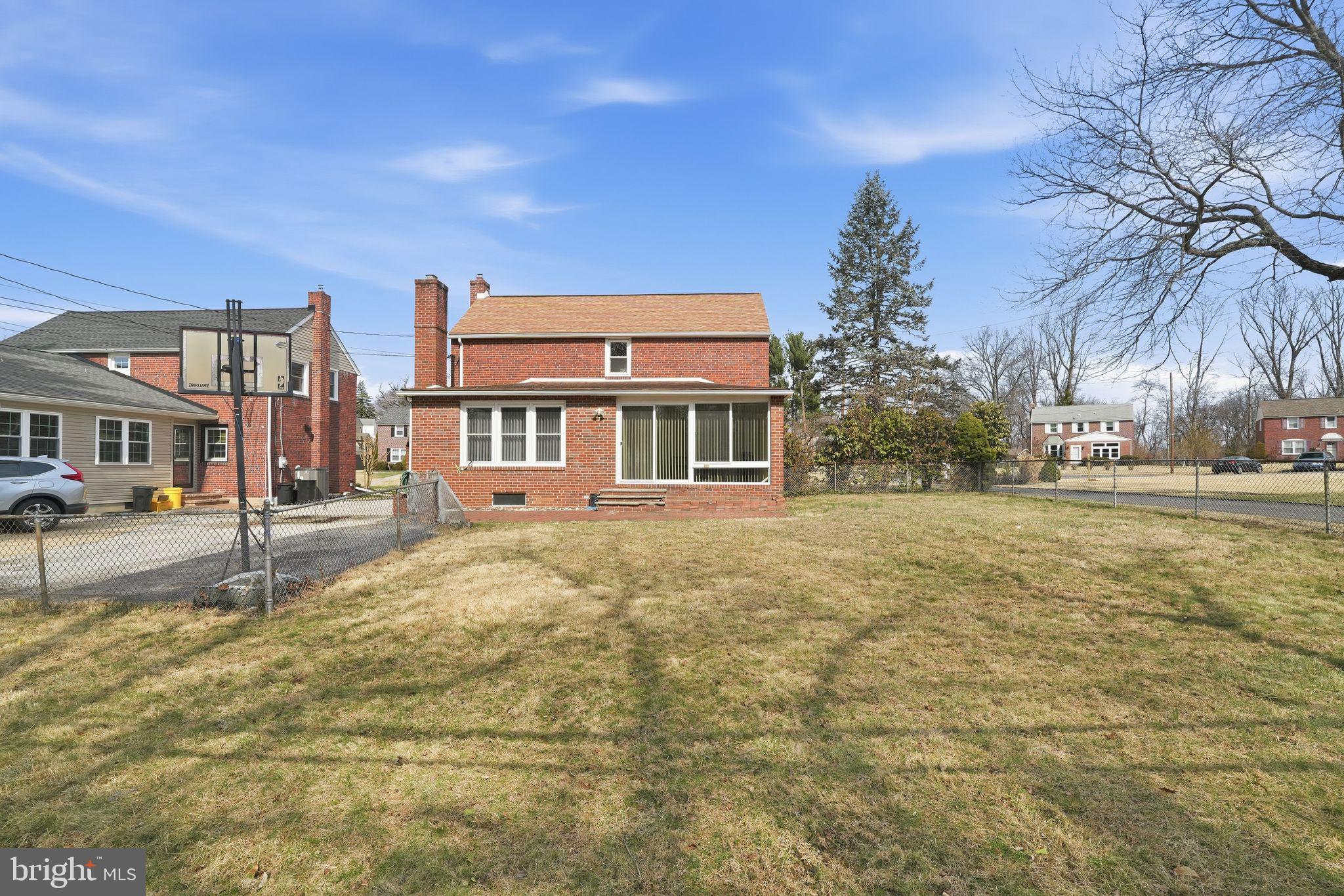 COLONIAL PARK - Residential