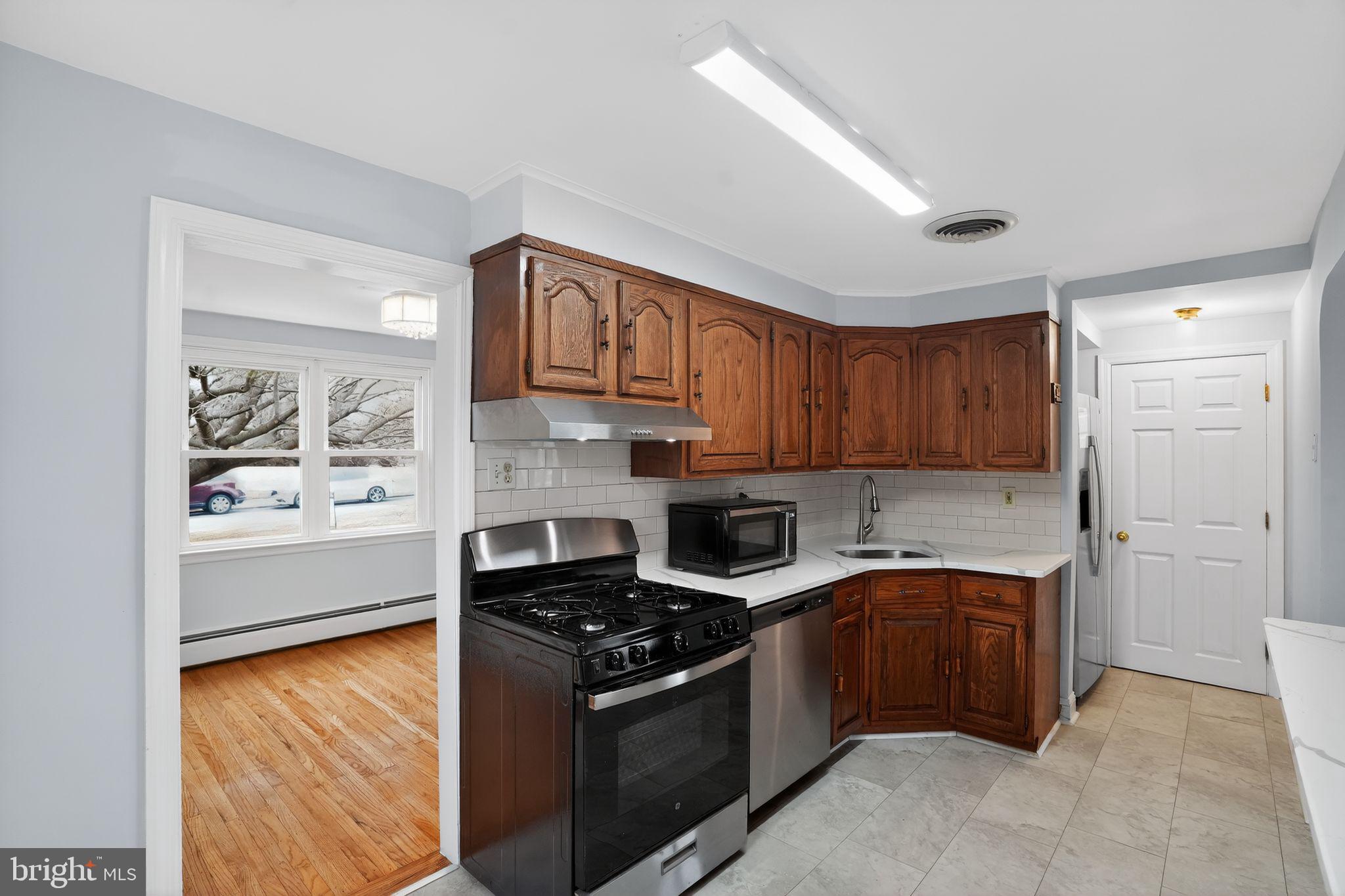 COLONIAL PARK - Residential