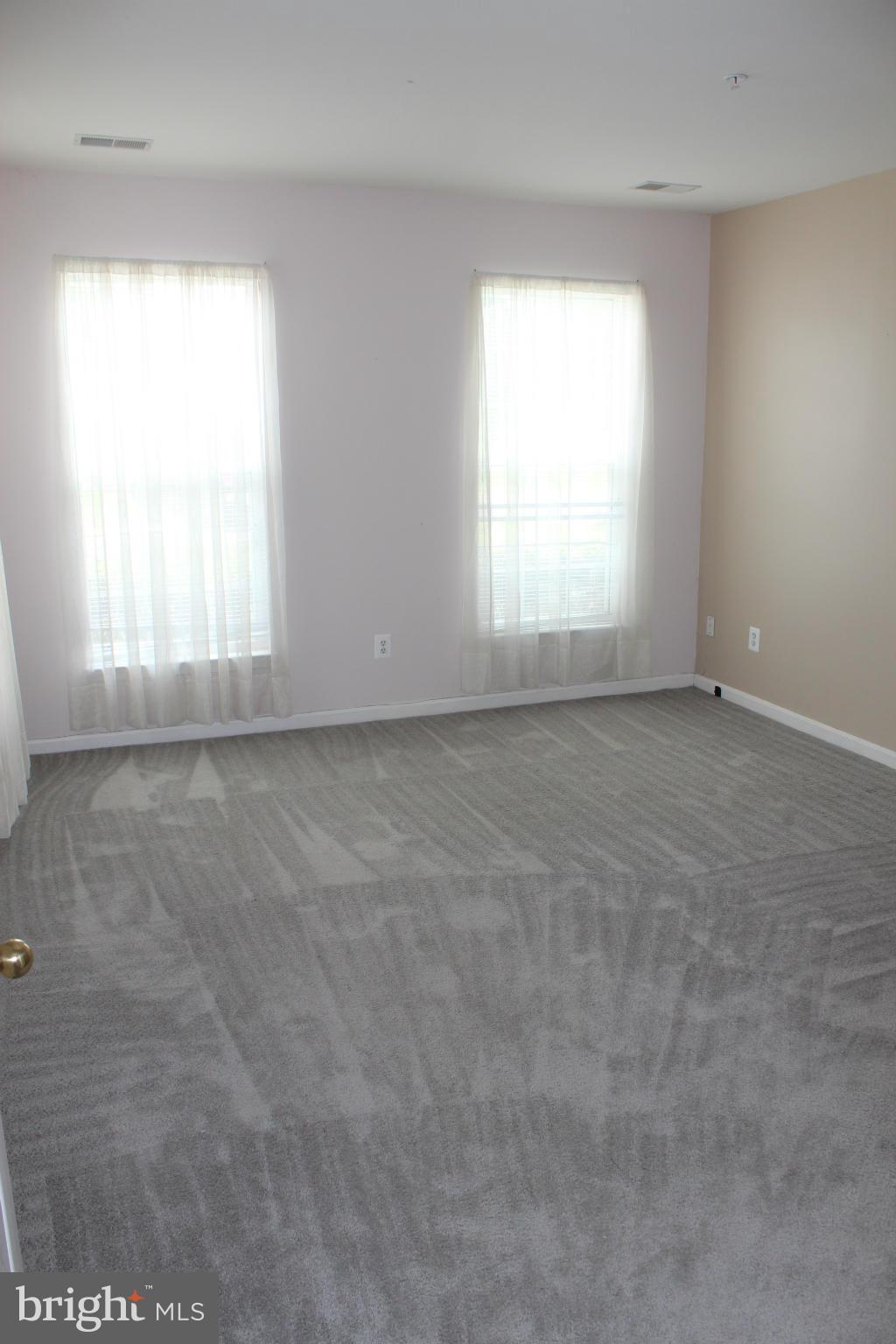 SOUTH RIDING - Residential Lease