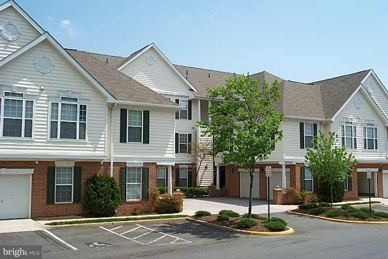 SOUTH RIDING - Residential Lease