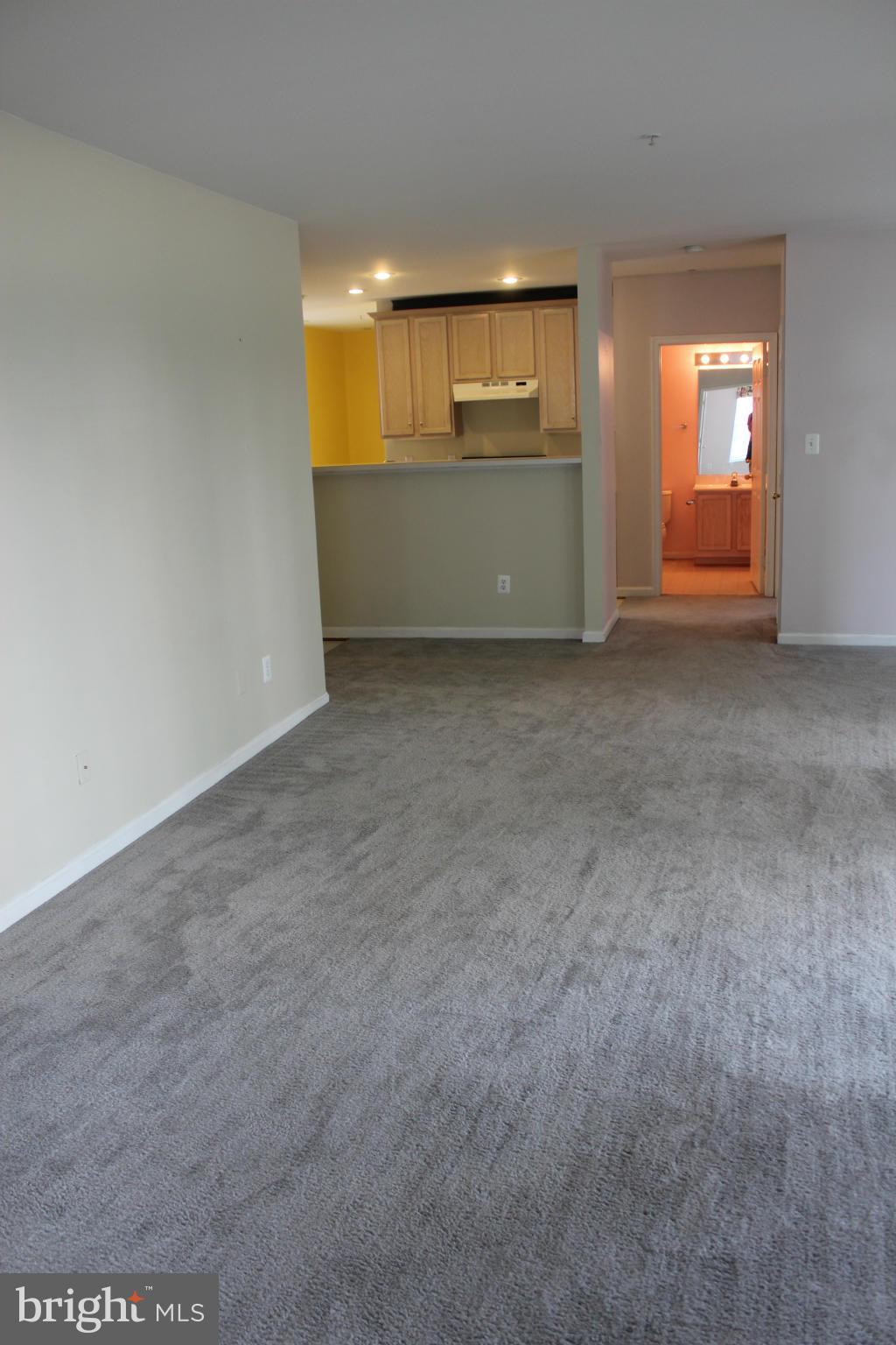 SOUTH RIDING - Residential Lease