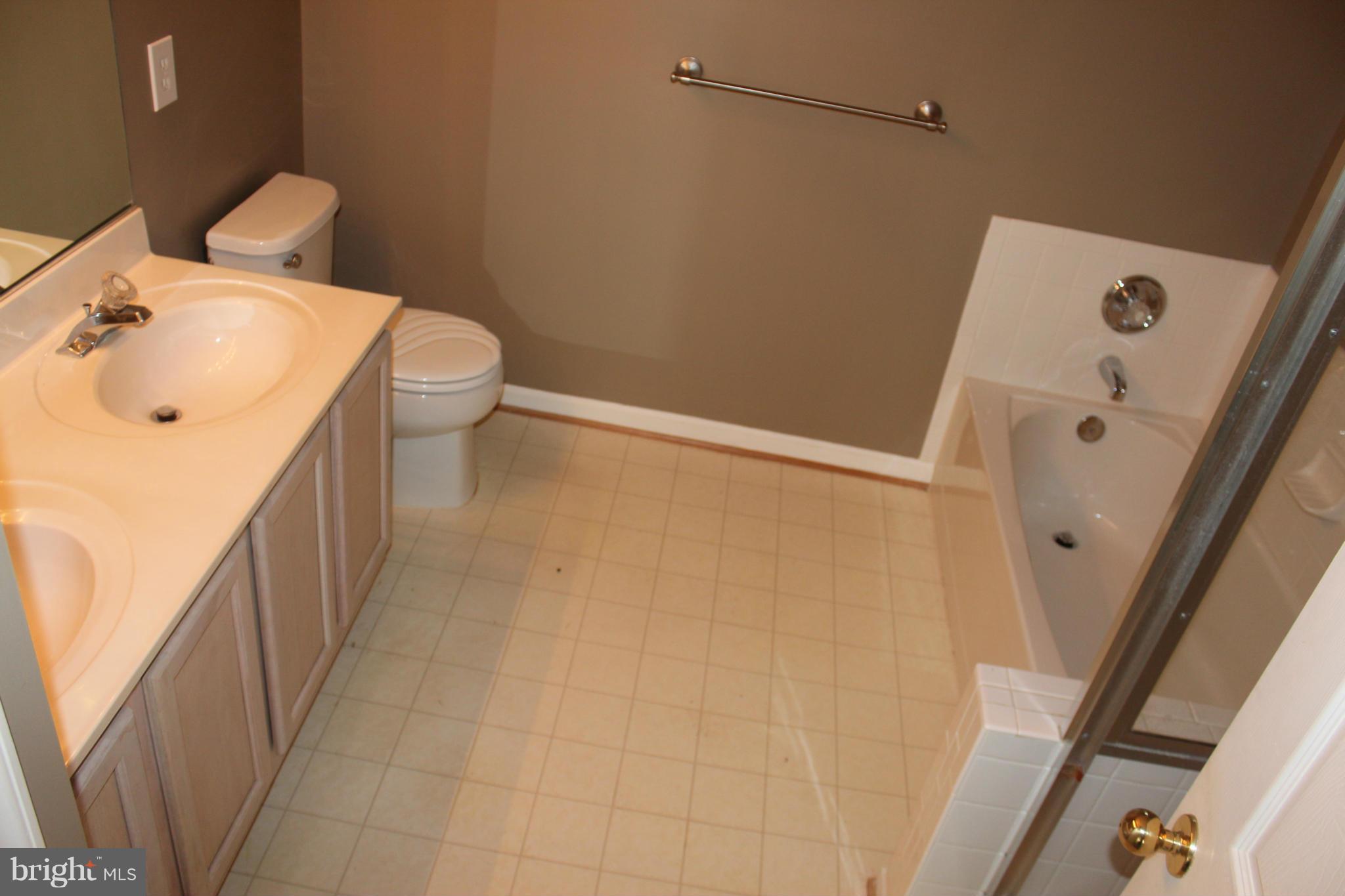 SOUTH RIDING - Residential Lease