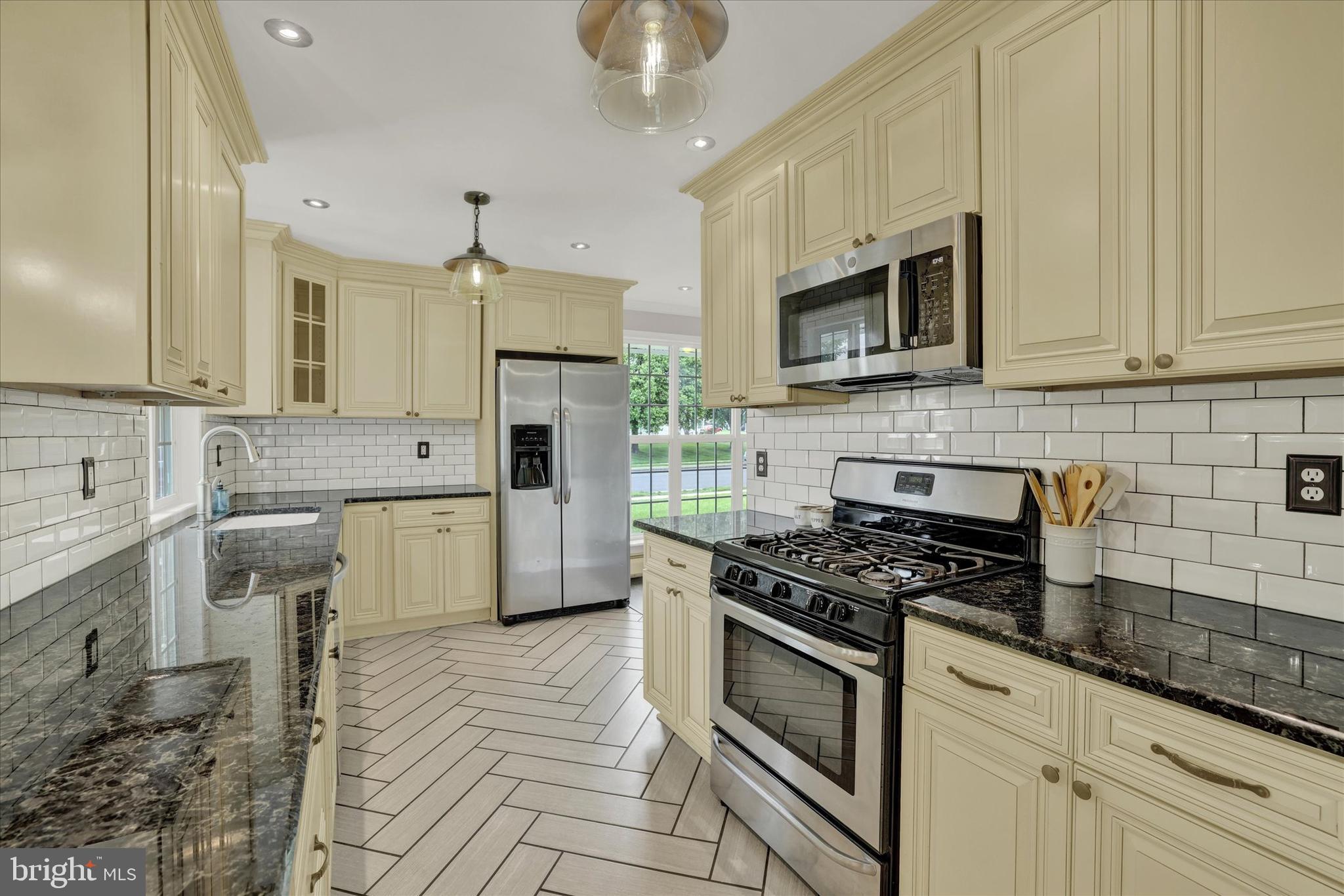 HEDGEROW WOODS - Residential