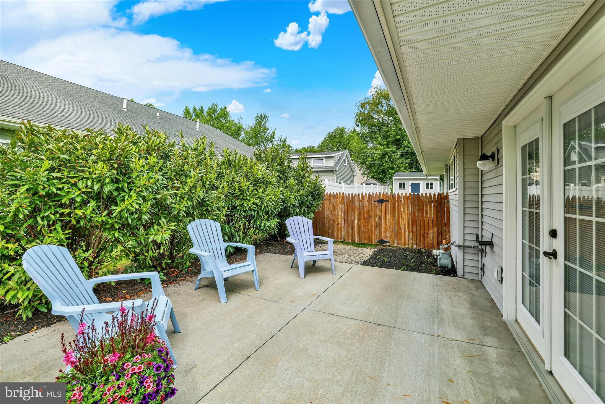 HEDGEROW WOODS - Residential