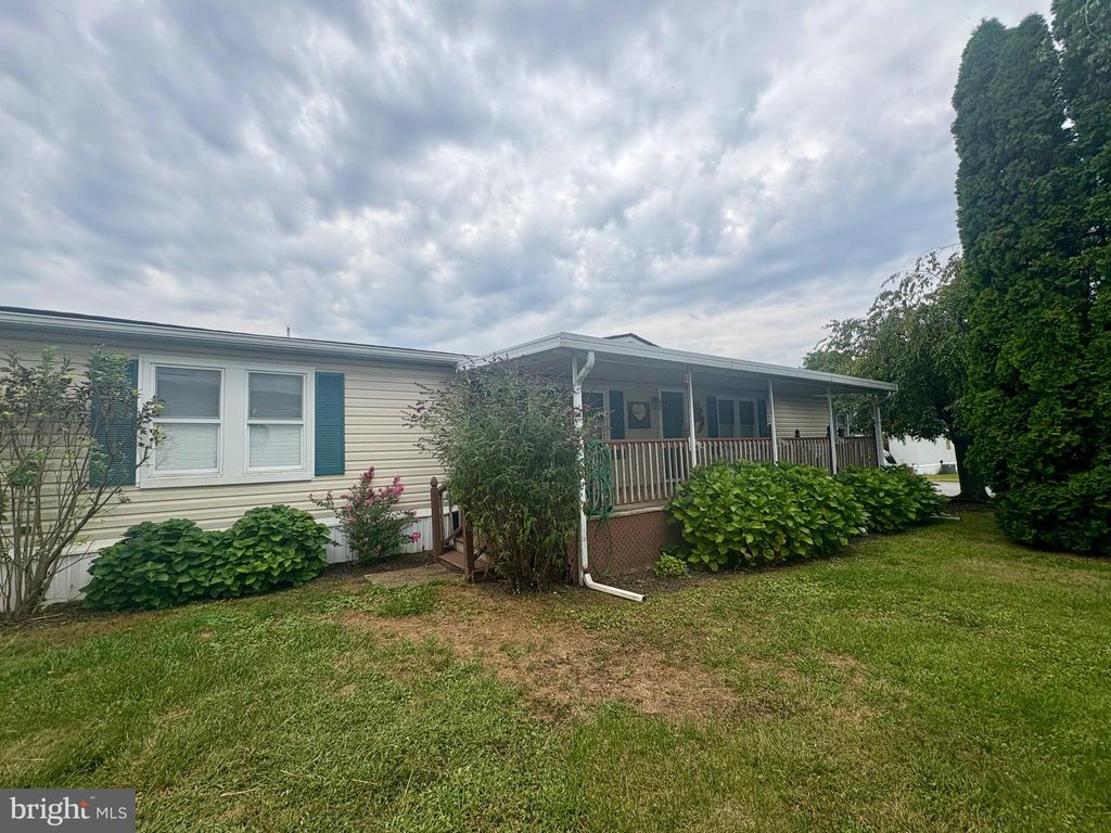 Photo of 728 Laura Lane, YORK, PA 17402 (MLS # PAYK2089292)