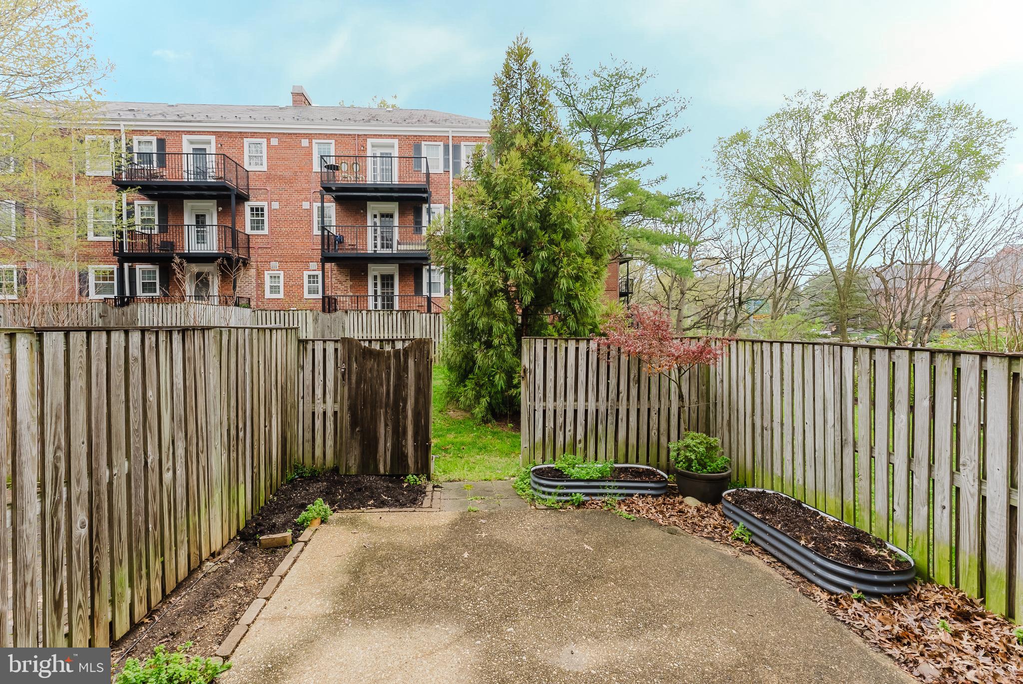 FAIRLINGTON VILLAGE - Residential