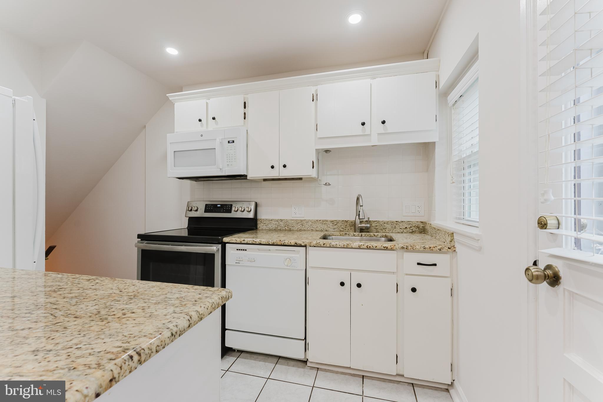 FAIRLINGTON VILLAGE - Residential