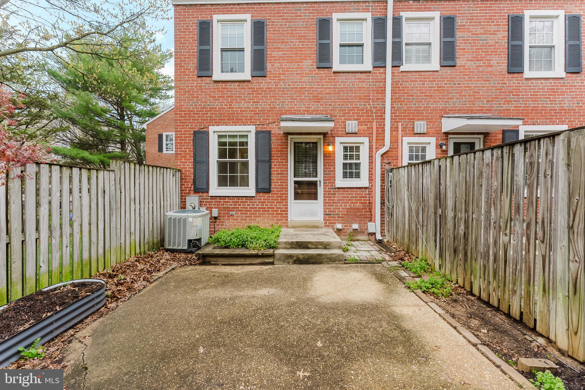 FAIRLINGTON VILLAGE - Residential