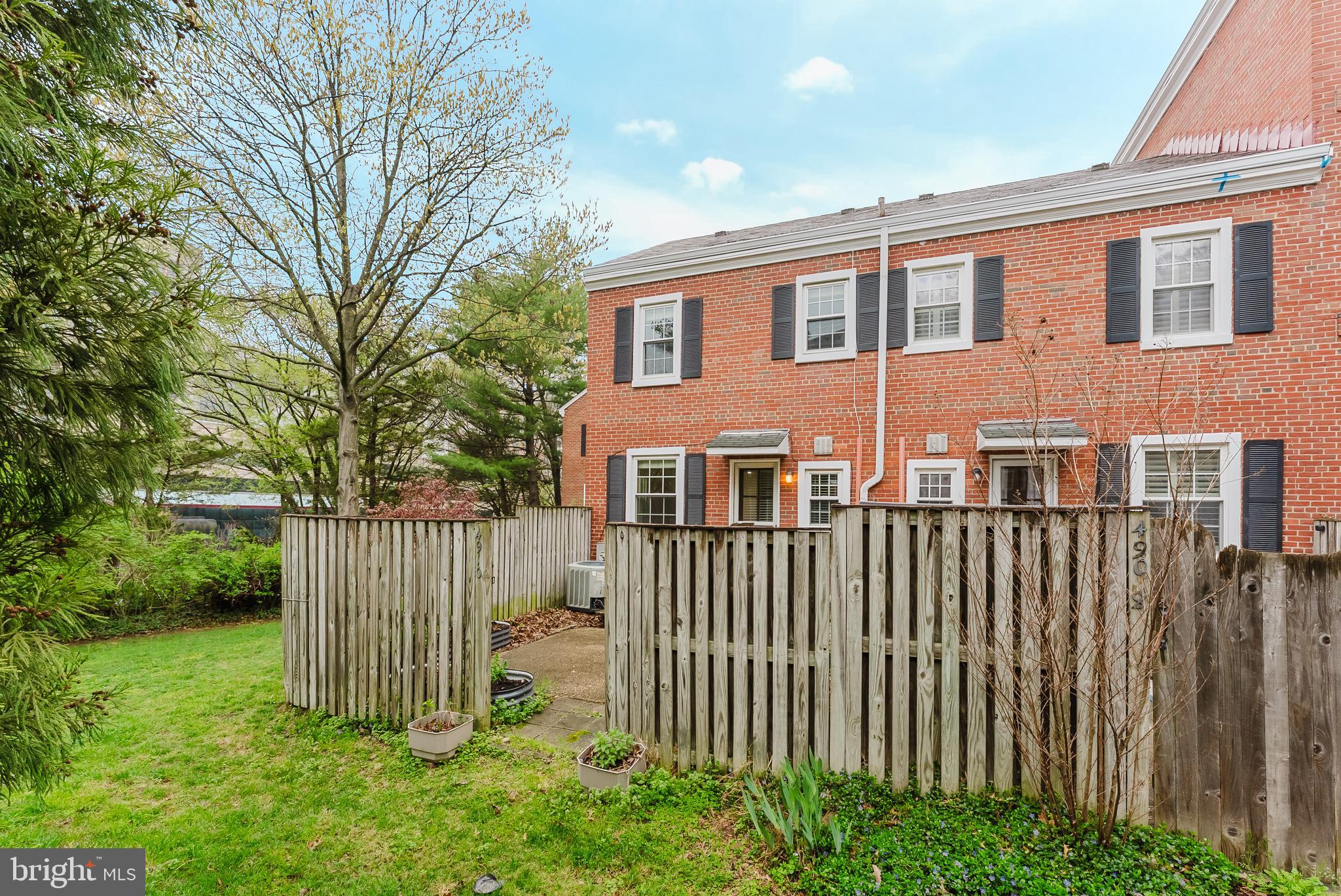 FAIRLINGTON VILLAGE - Residential