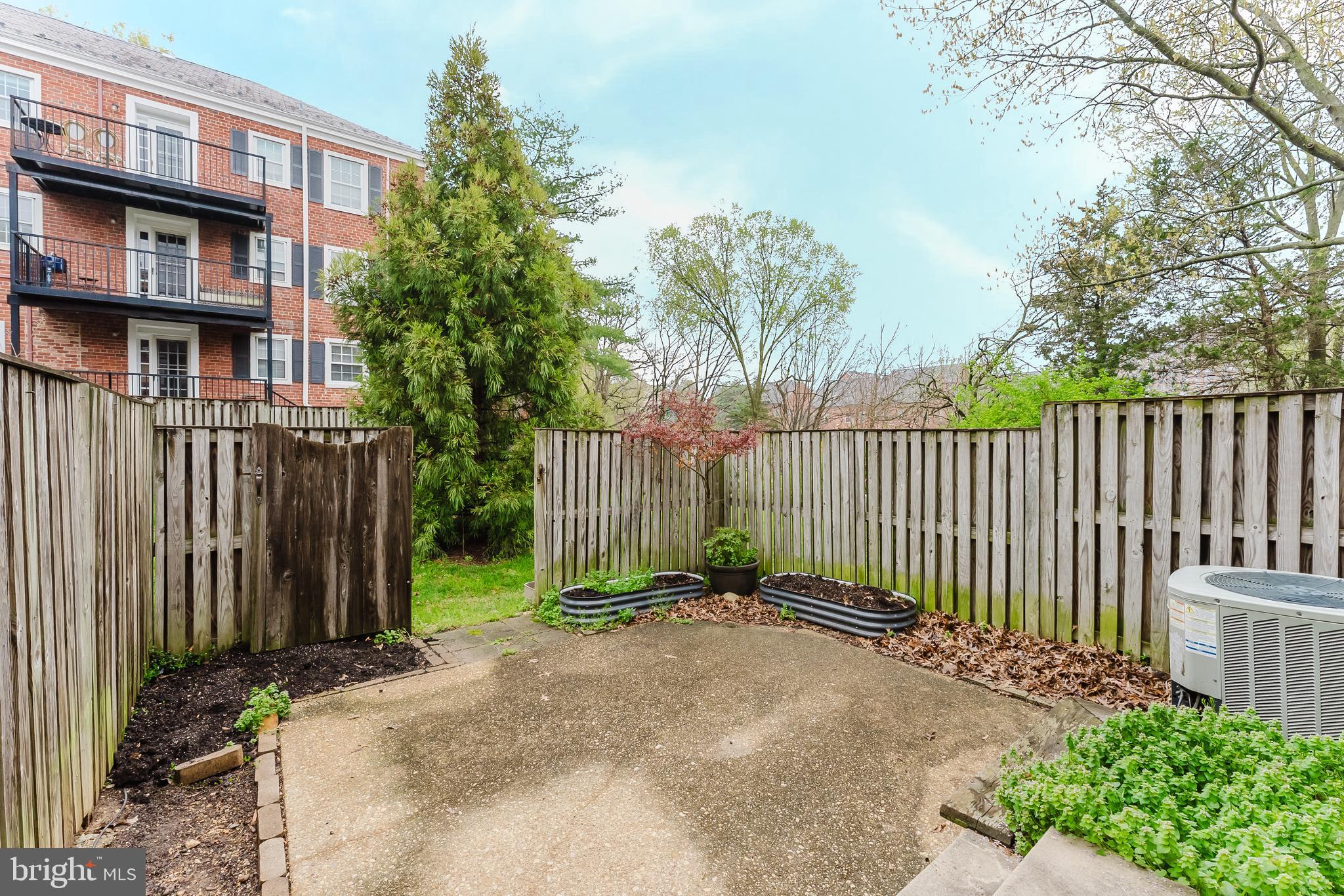 FAIRLINGTON VILLAGE - Residential