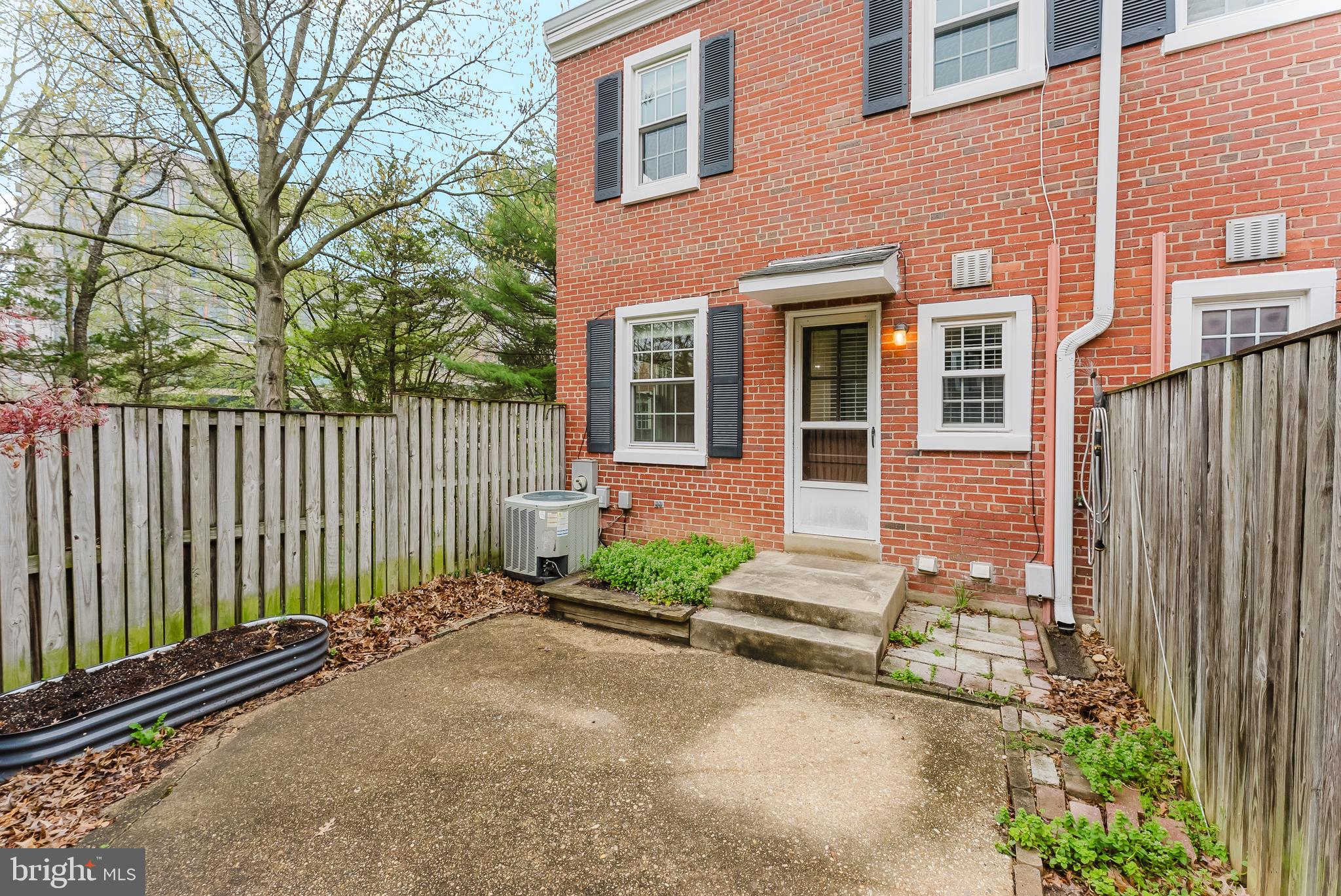 FAIRLINGTON VILLAGE - Residential