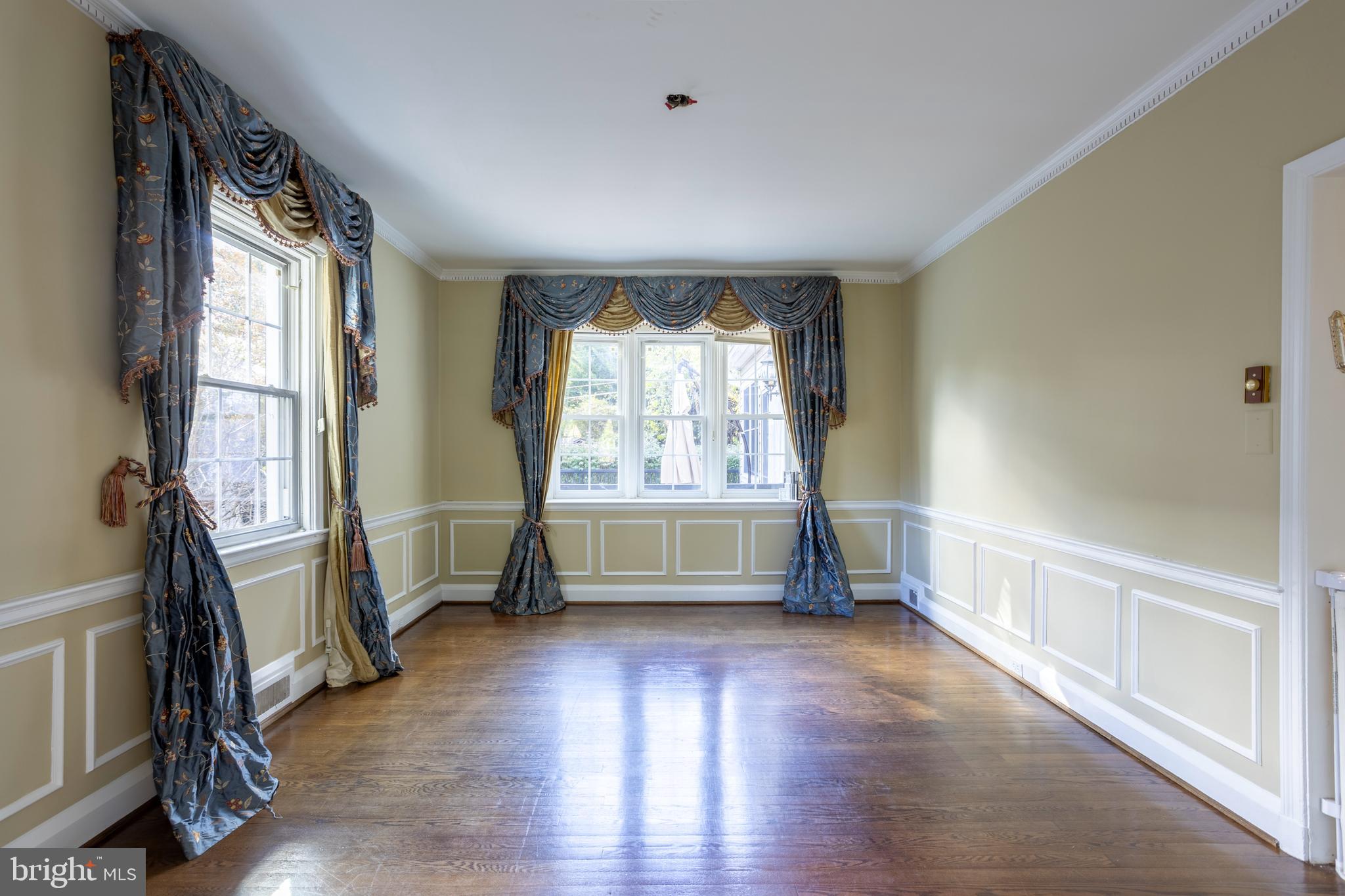 FALLSTAFF - Residential