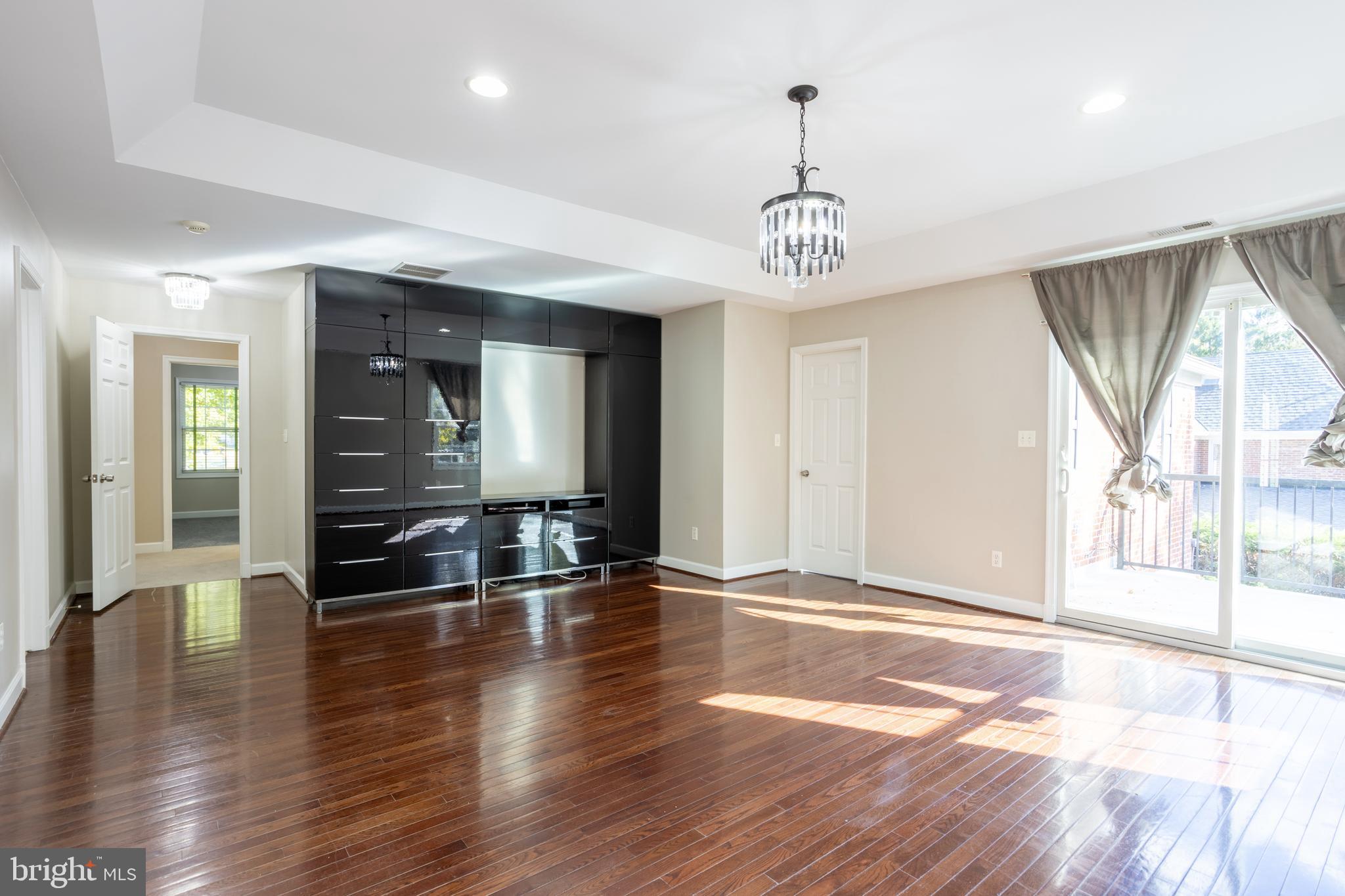 FALLSTAFF - Residential