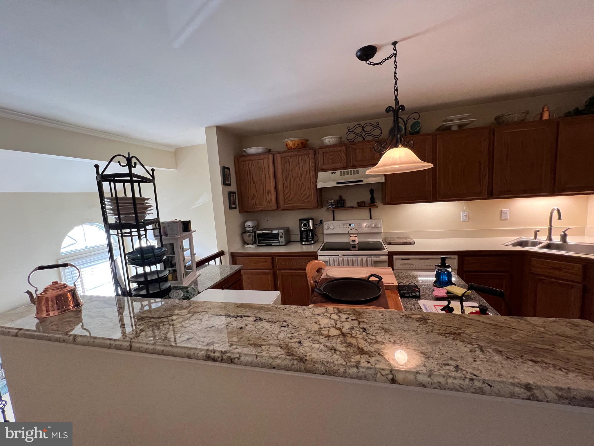 VILLAGE SHIRES - Residential