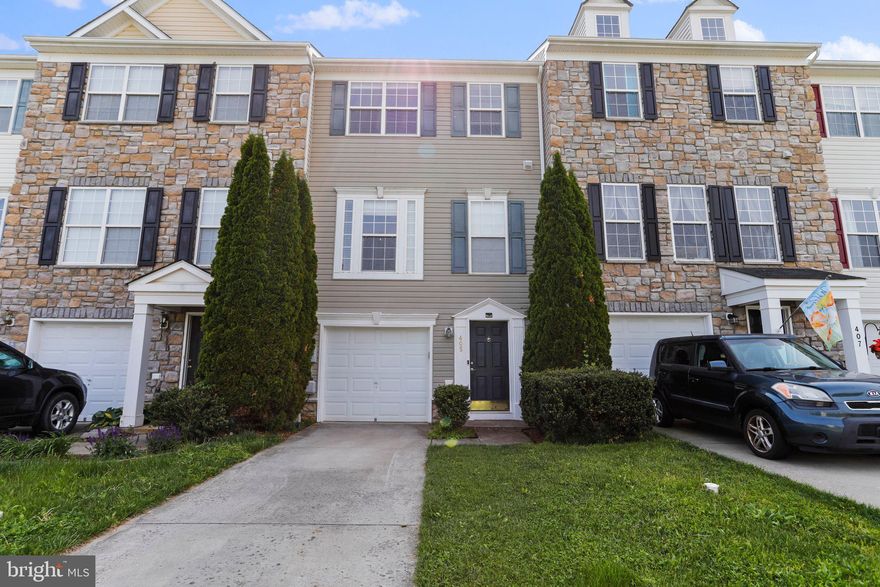 Great community in a very nice commuter friendly environment.  Showing times are very restrictive due to tenant work schedule and dog.  Closing to occur after June 25, unless buyer wishes to assume lease of tenant until that time.  Tenant is not renewing lease.  Townhome is in great condition and clean!  Three bedrooms upstairs, with bumped out floorplan and finished lower level.  Showings need 24 hours notice.