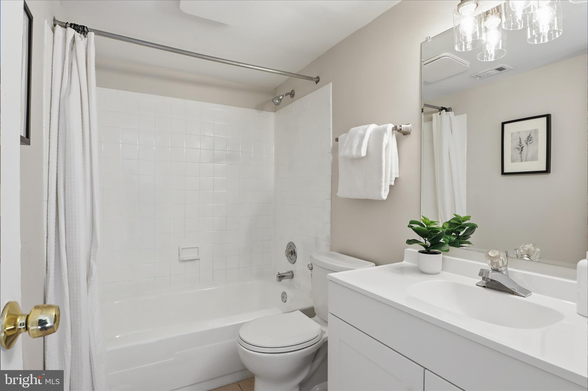 TREOVER CONDOMINIUM - Residential