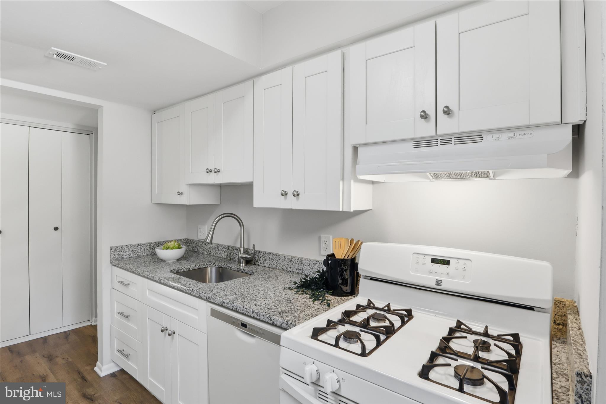 TREOVER CONDOMINIUM - Residential