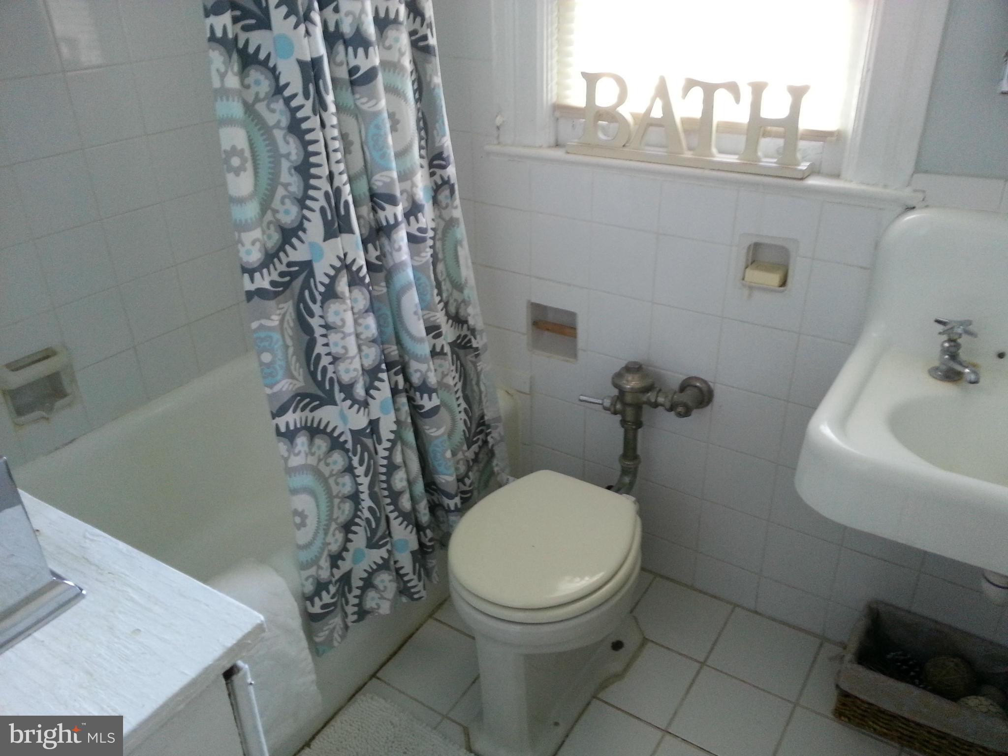 PETWORTH - Residential Lease