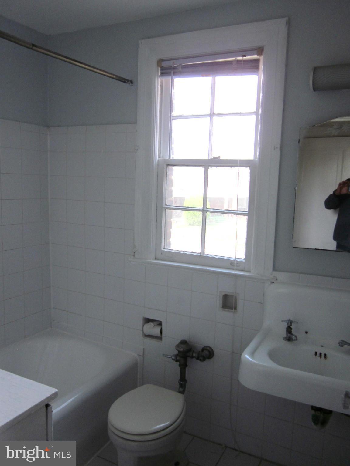 PETWORTH - Residential Lease