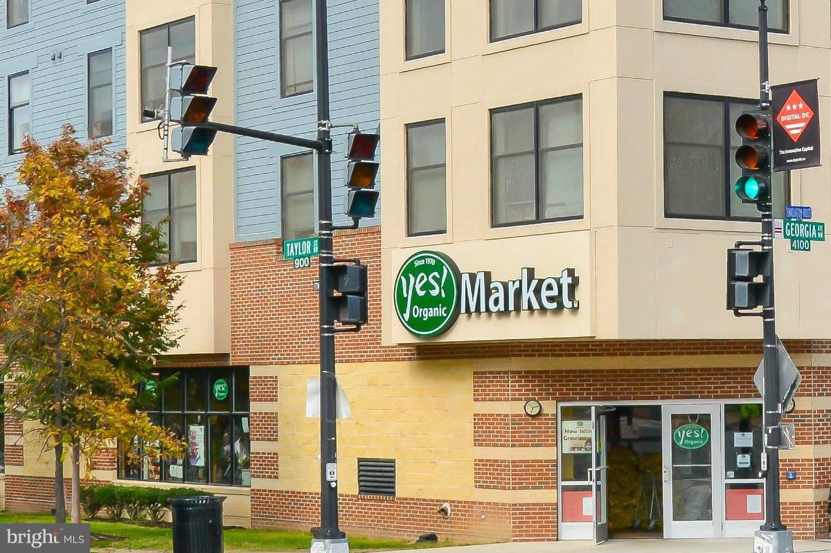 PETWORTH - Residential Lease