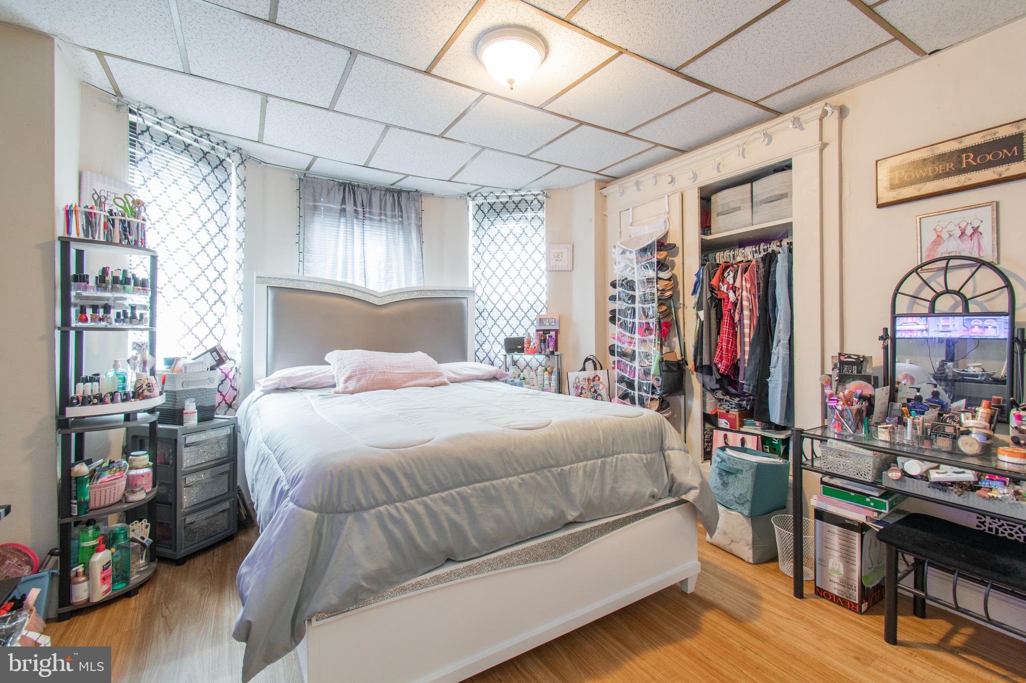 KENSINGTON - Residential