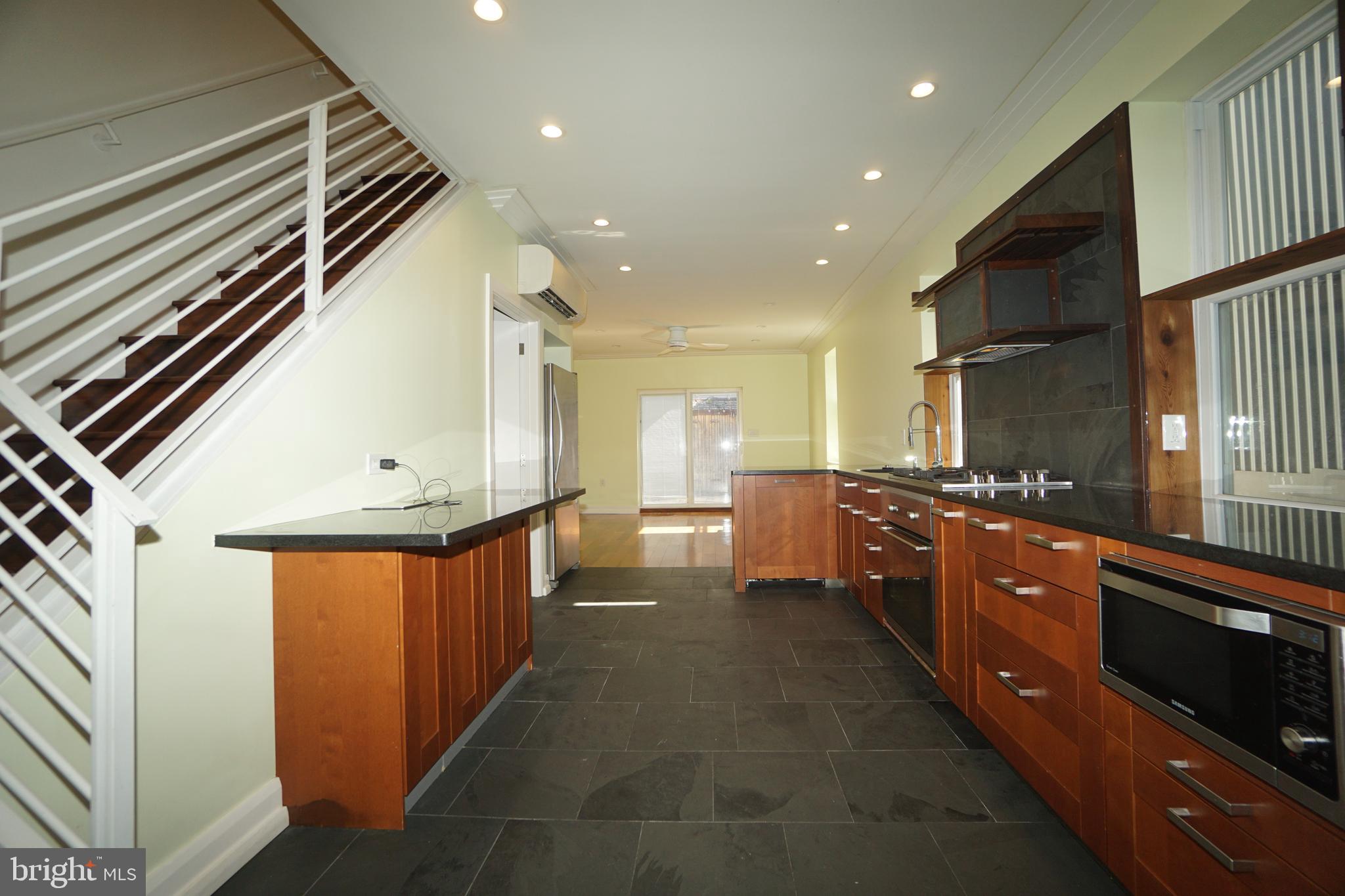 OLDE KENSINGTON - Residential Lease