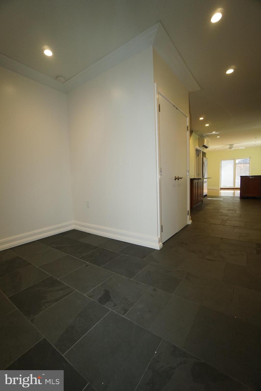 OLDE KENSINGTON - Residential Lease