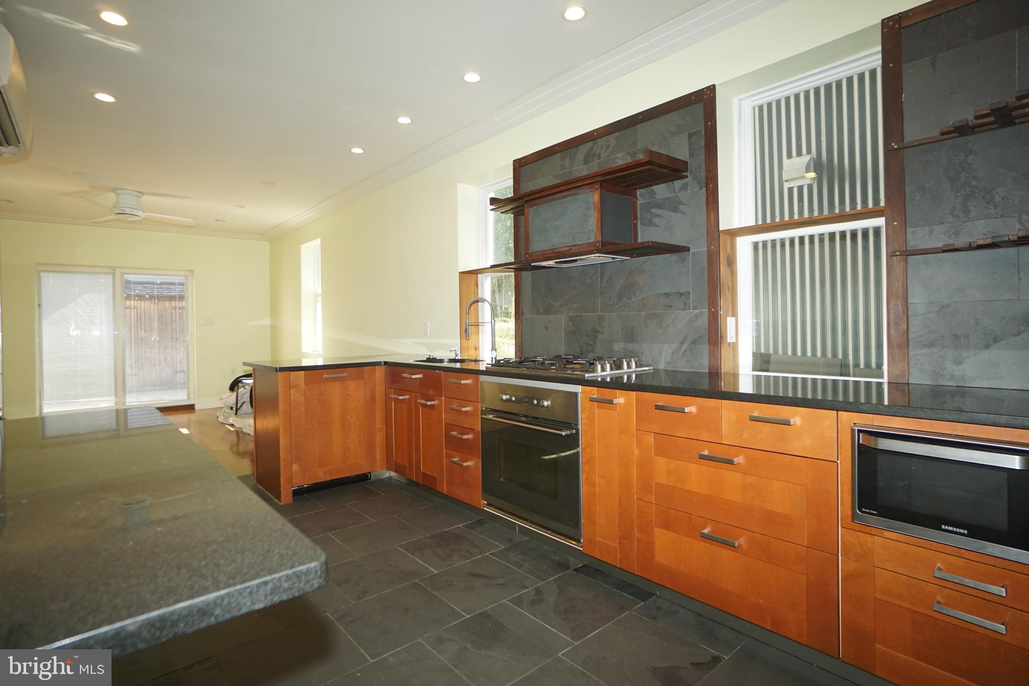 OLDE KENSINGTON - Residential Lease