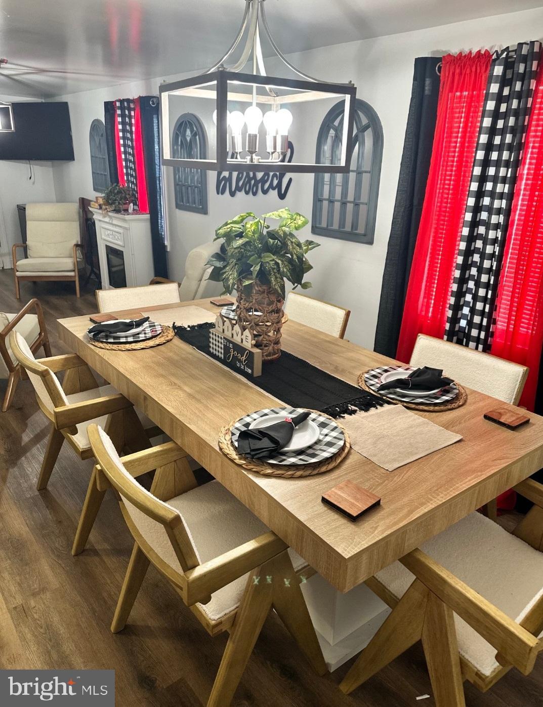 CHEROKEE RANCH - Residential