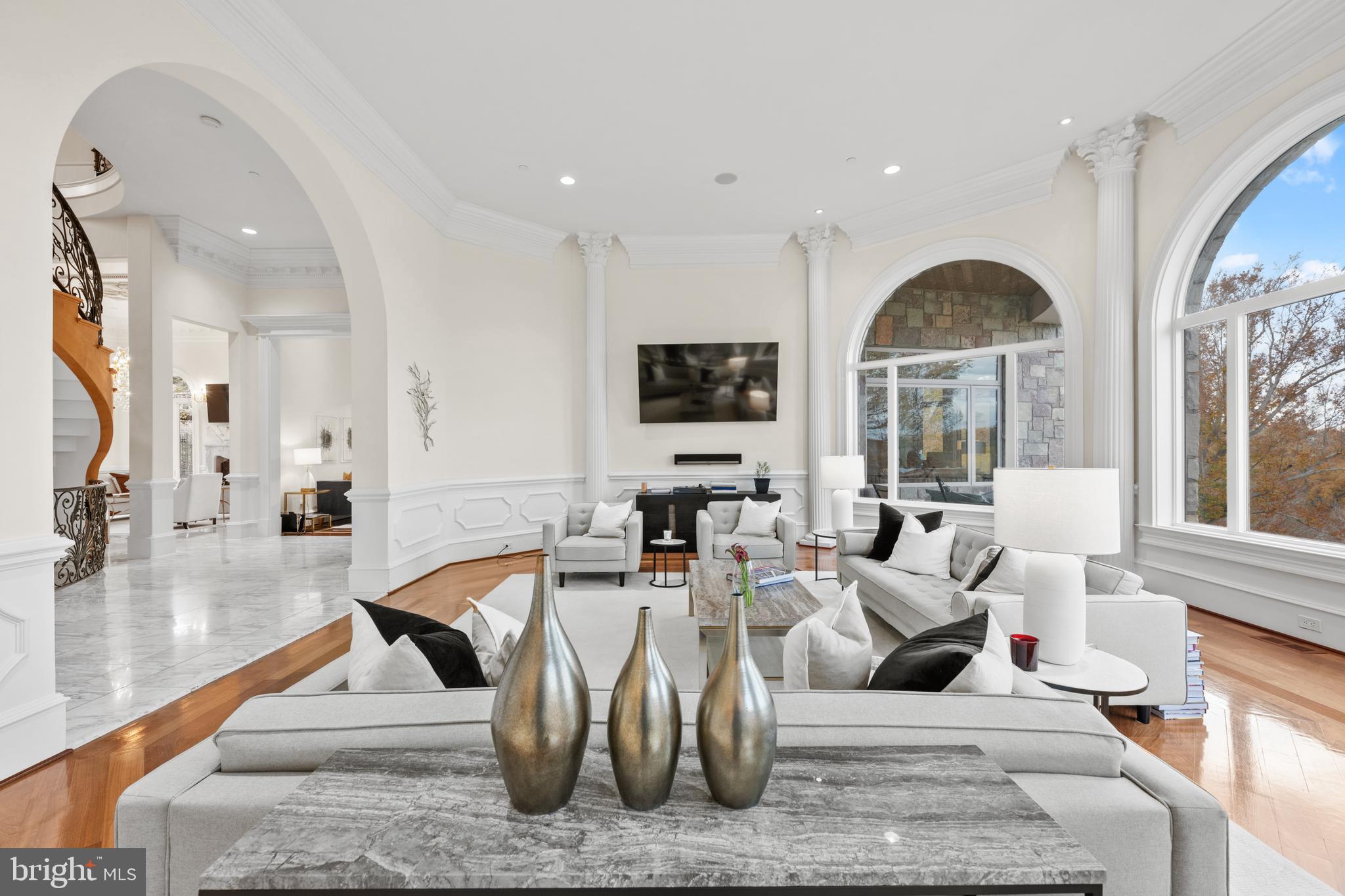 RIVER OAKS - Residential