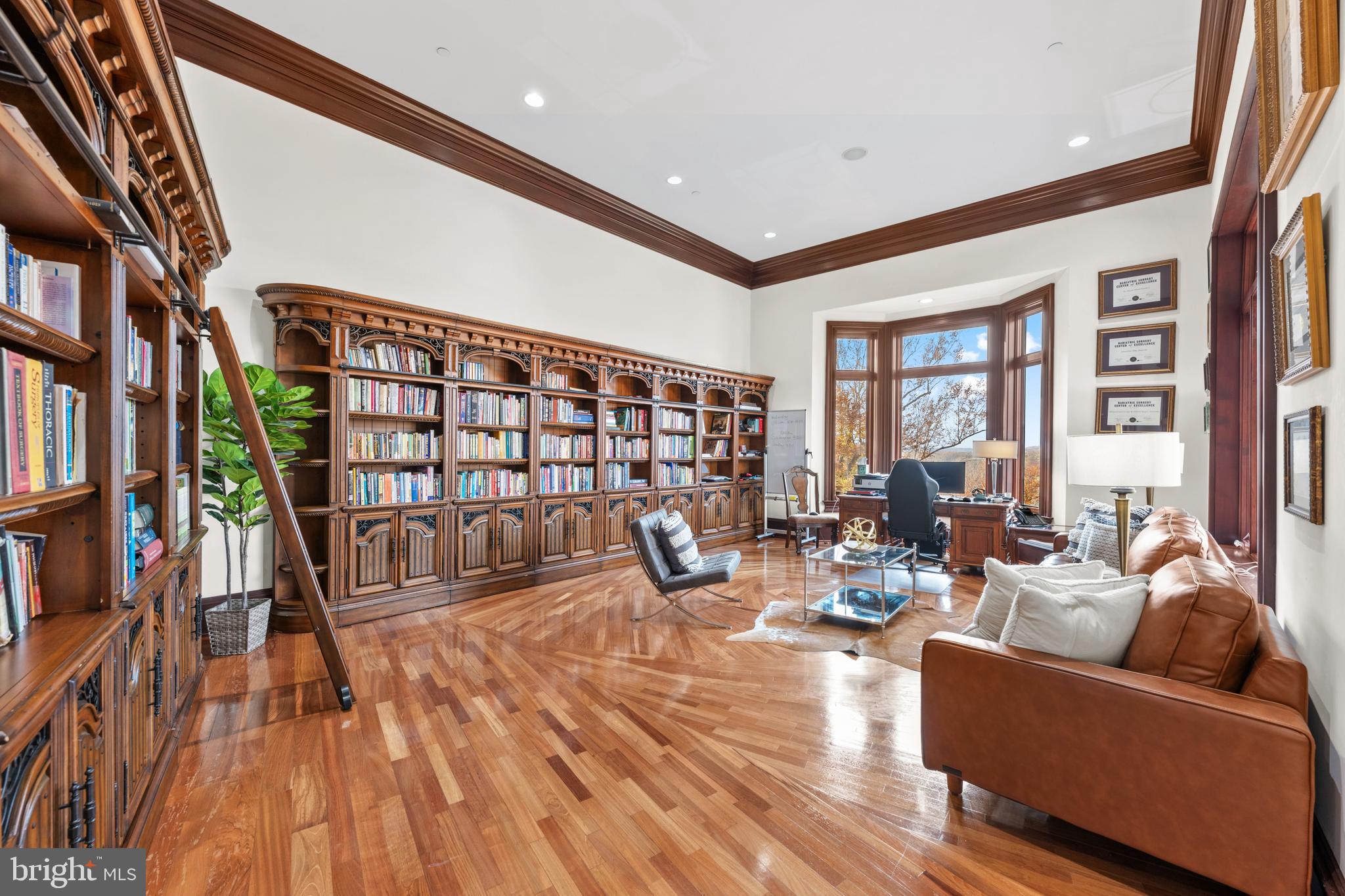 RIVER OAKS - Residential