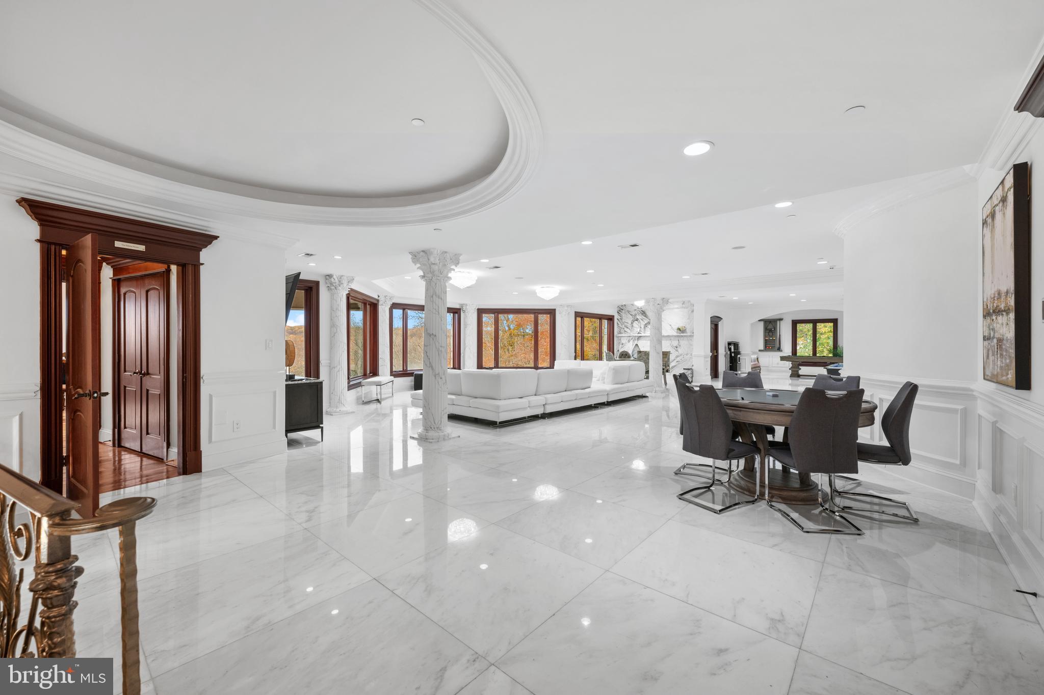 RIVER OAKS - Residential