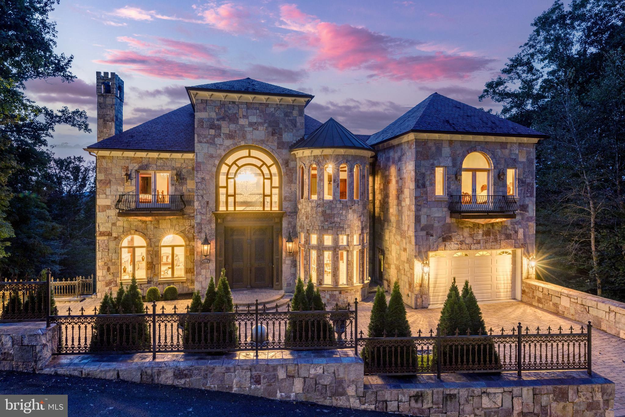 RIVER OAKS - Residential