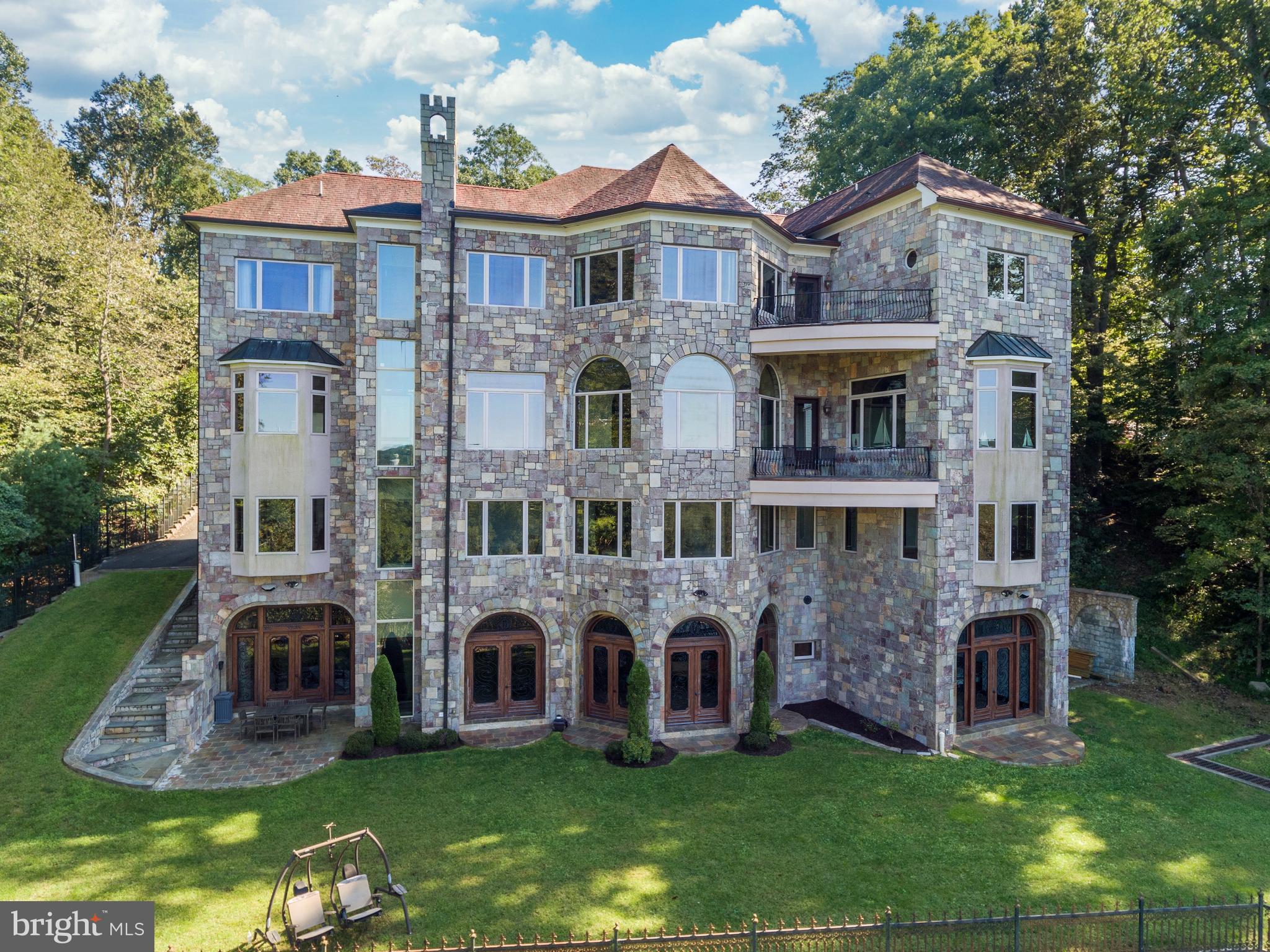 RIVER OAKS - Residential