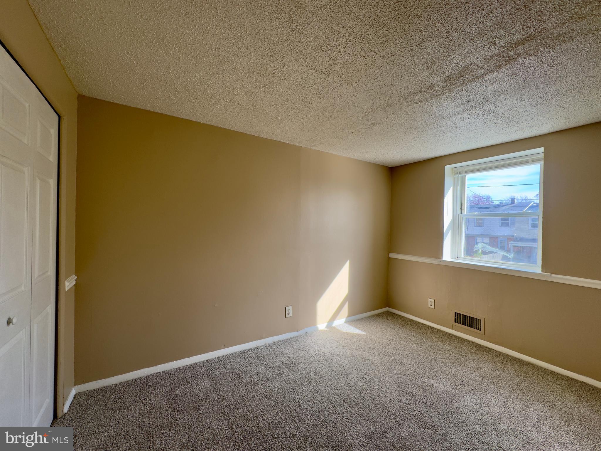 DUNDALK - Residential Lease