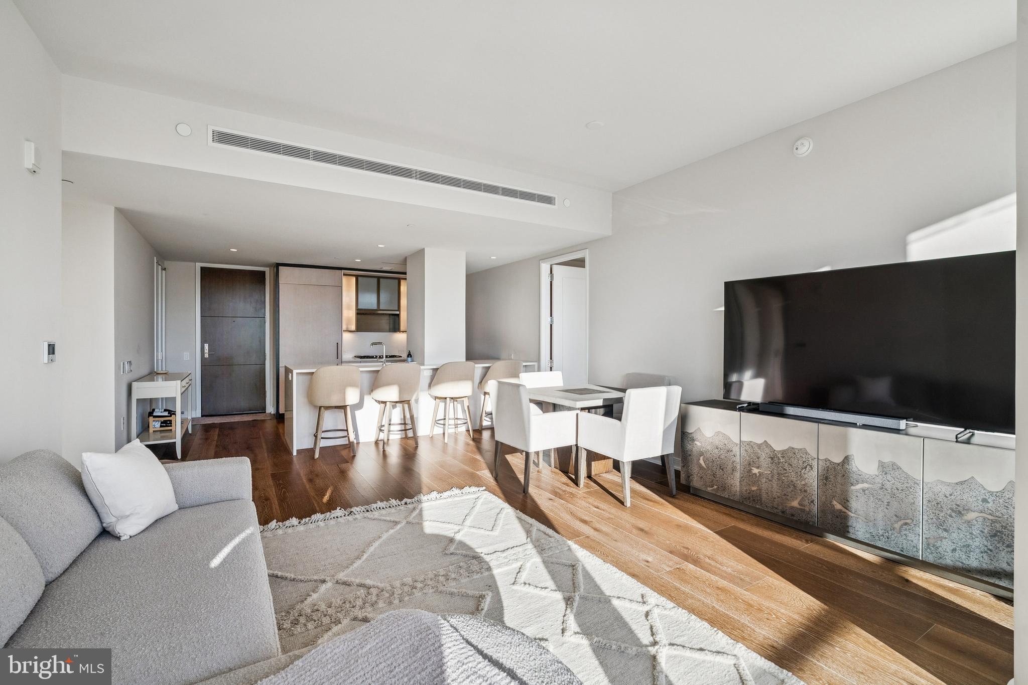 601 WHARF STREET SW 504