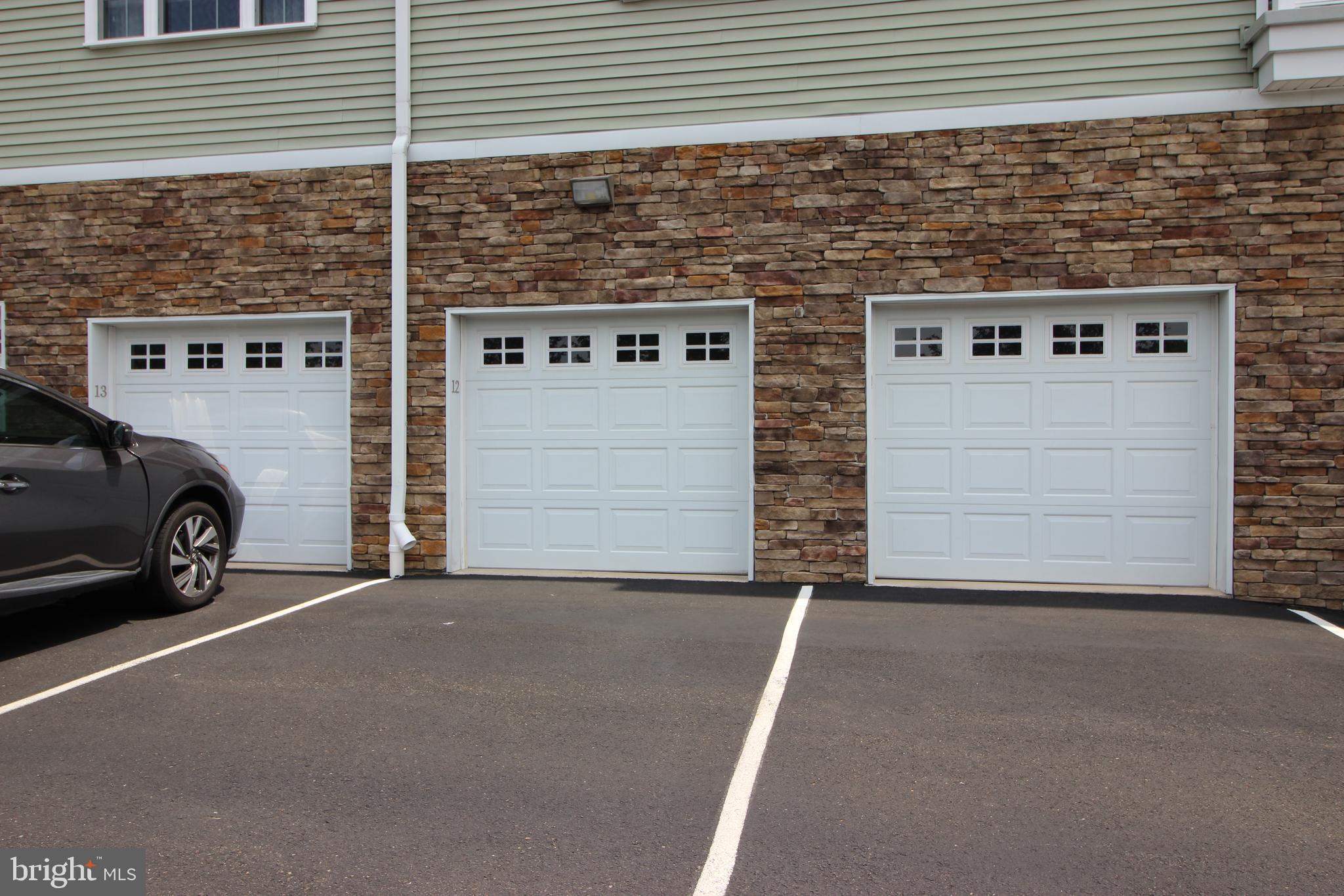 VLG OF SOUTHAMPTON - Residential Lease