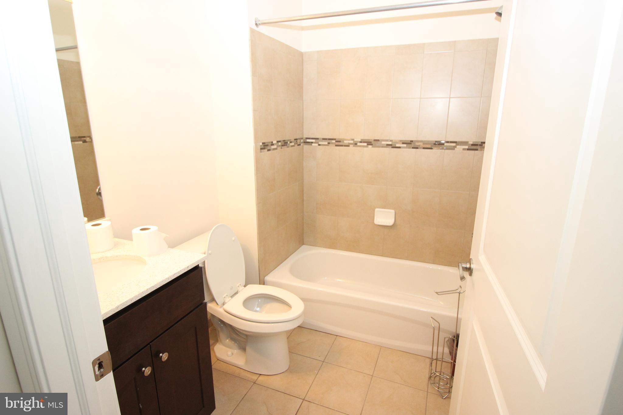 VLG OF SOUTHAMPTON - Residential Lease