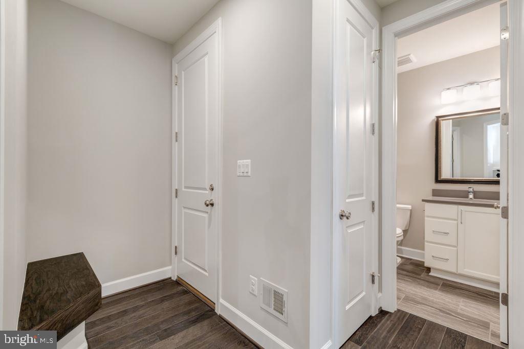 THOMPSON'S CROSSING - Residential